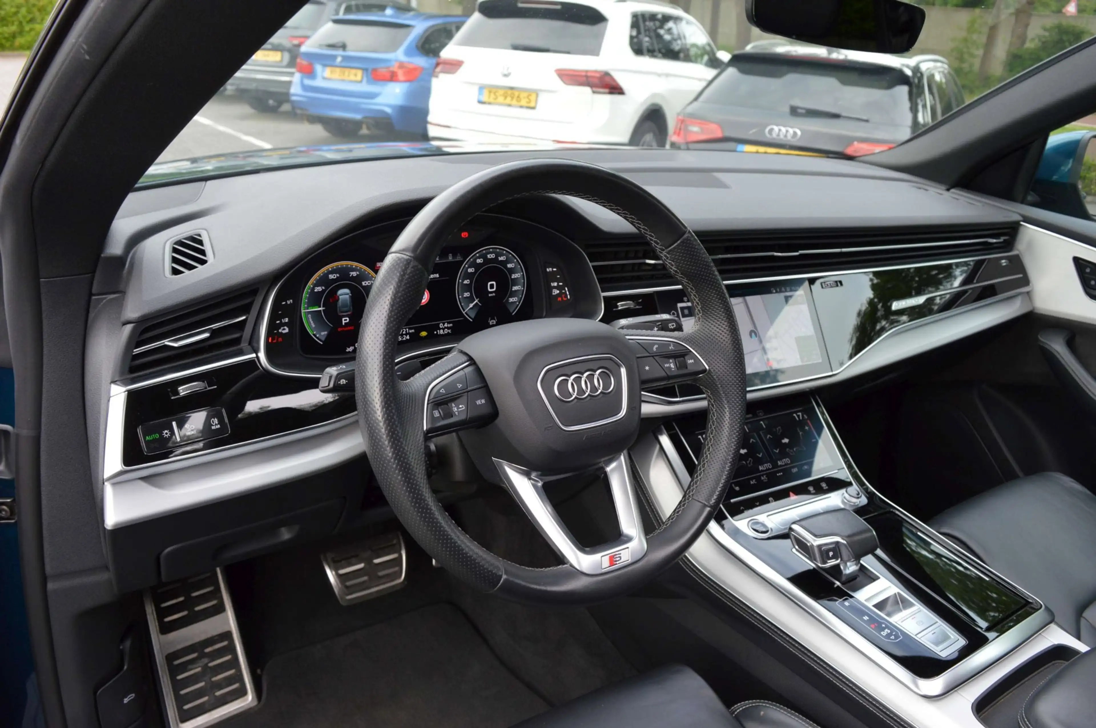 Audi Q8 55 TFSI e quattro Pro Line S - Pano | ACC | S-line — photo 10