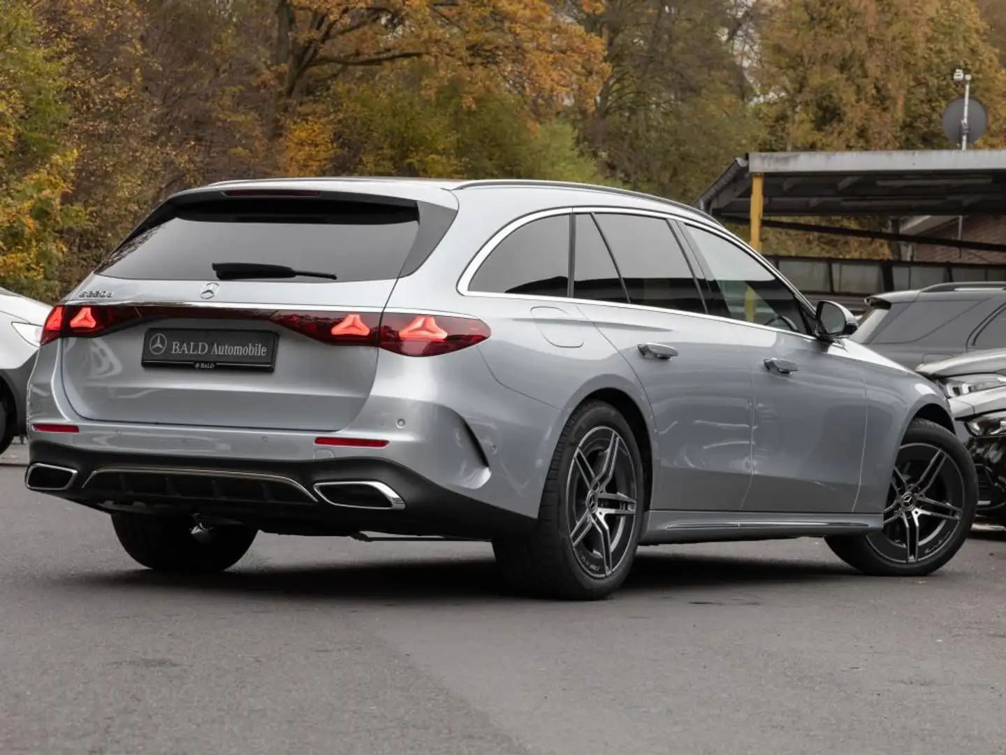 Mercedes-Benz E 220 d T AMG/Wide/Digital/Pano/360/Memo/Totw/19 Silber - 2