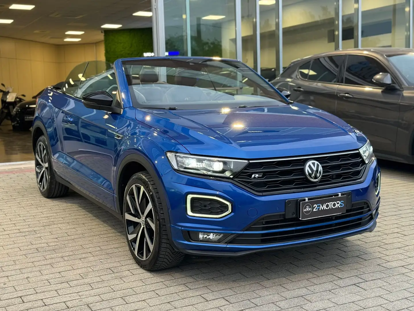 Volkswagen T-Roc Cabriolet 1.5 tsi R-Line dsg Blu/Azzurro - 1