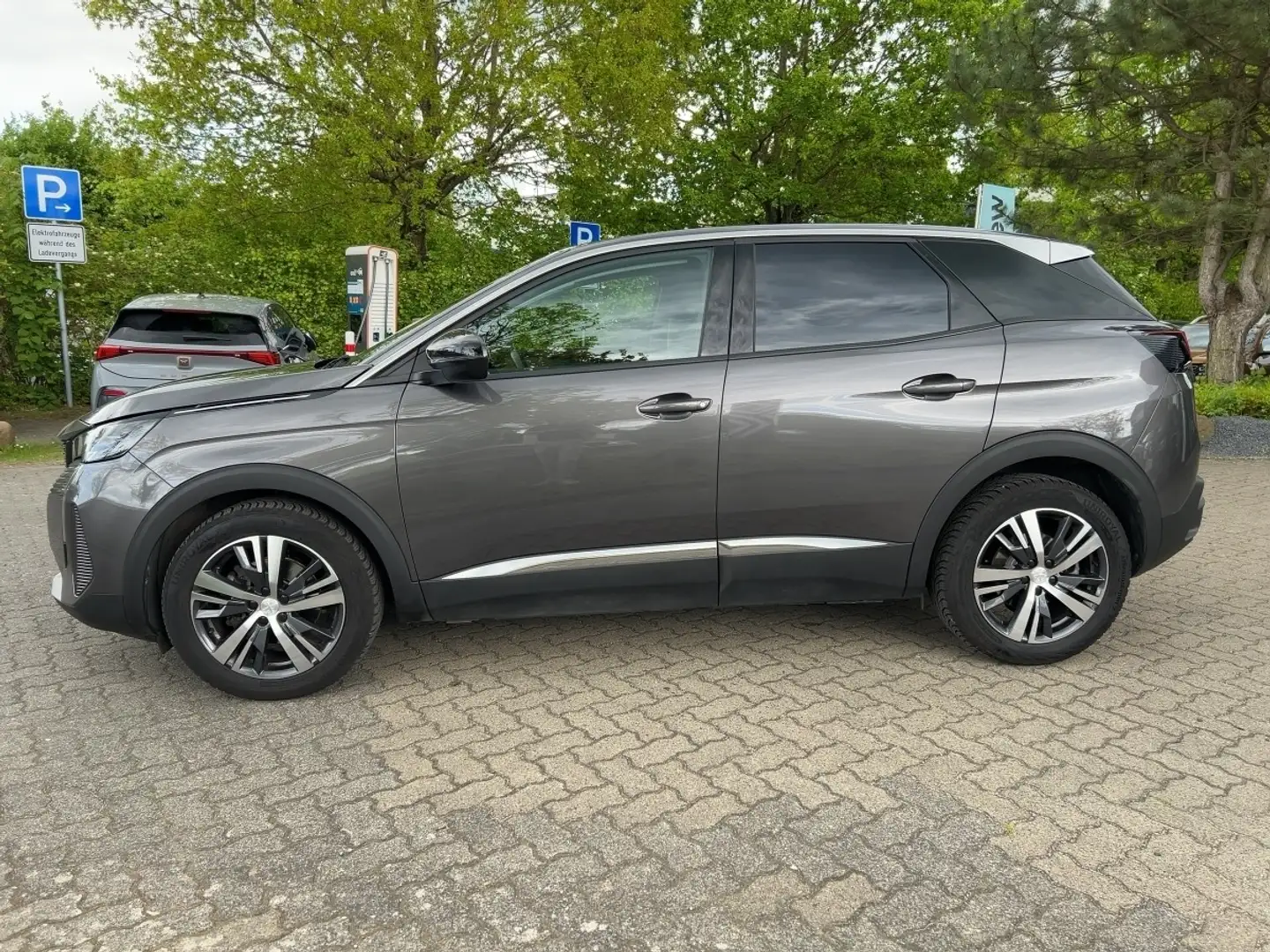 Peugeot 3008 1.2 PureTech 130 Allure Pack Grau - 2