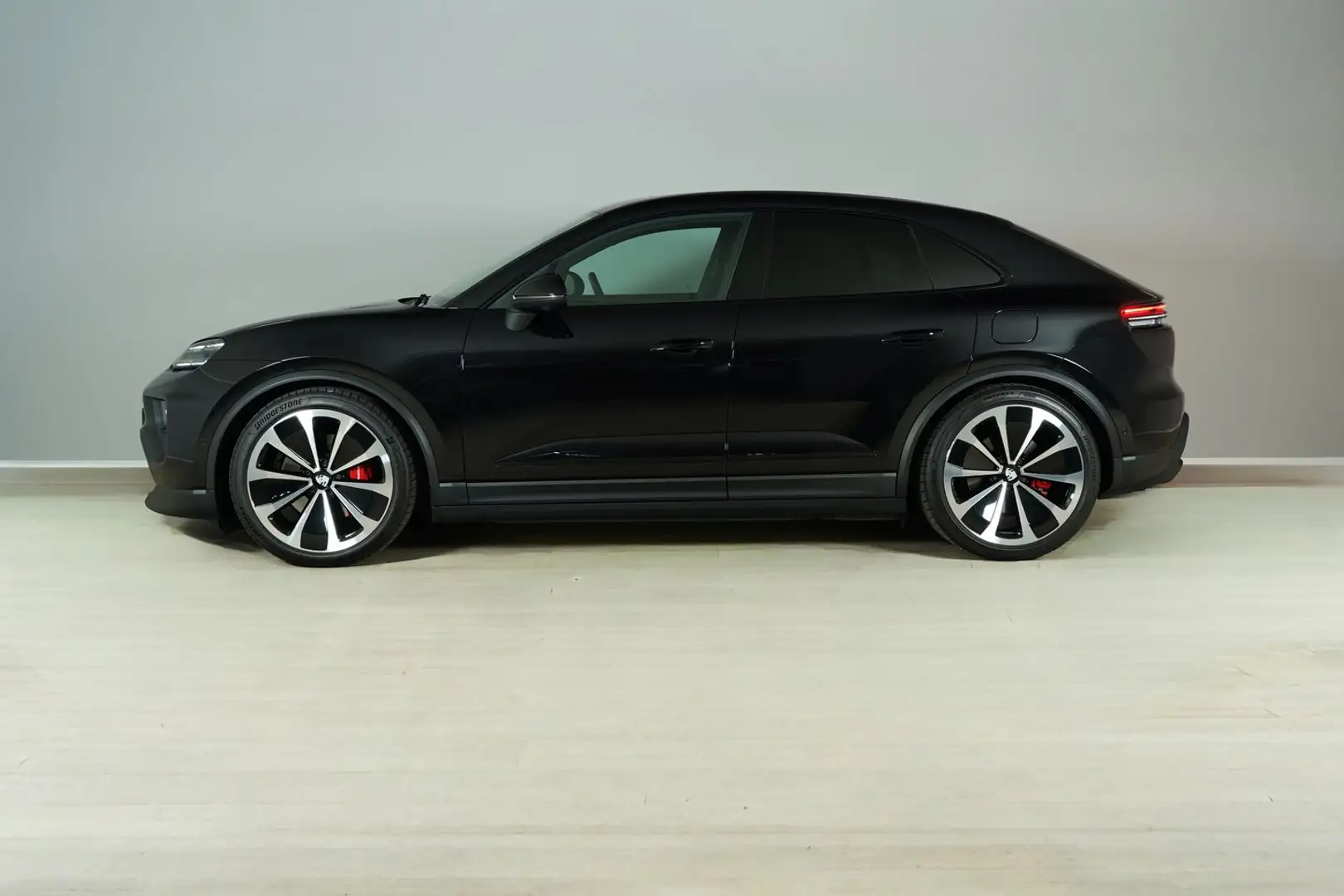 Porsche Macan 4S Schwarz - 2