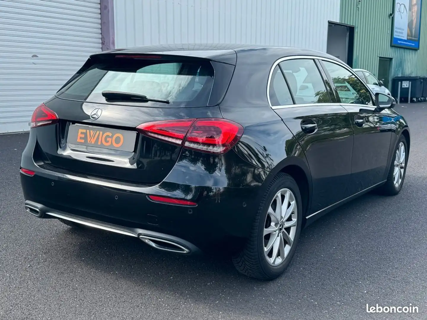 Mercedes-Benz A 200 1.3 200 163ch sieges chauffants-sellerie semi cuir Noir - 2