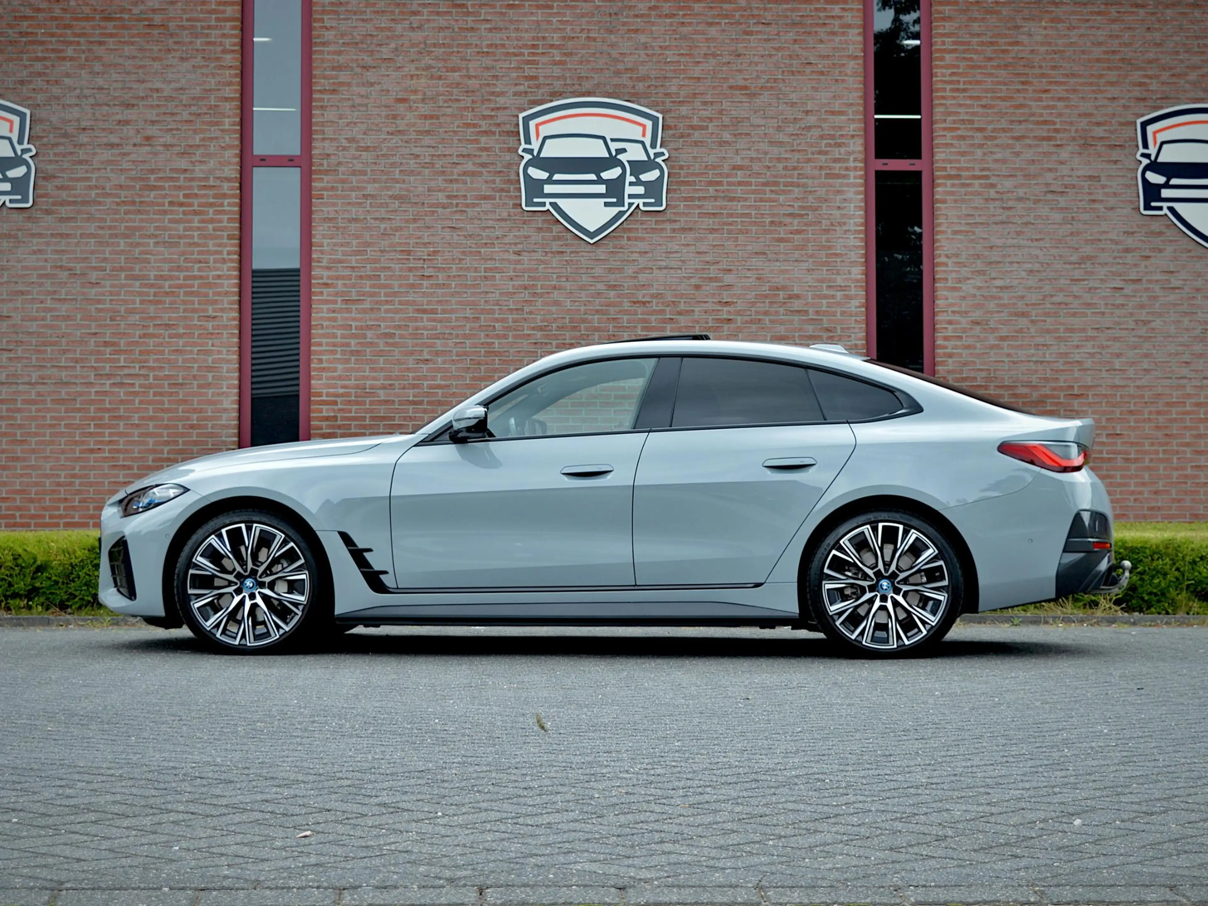 BMW i4 eDrive40 High Executive M Sport CoPilot — photo 3