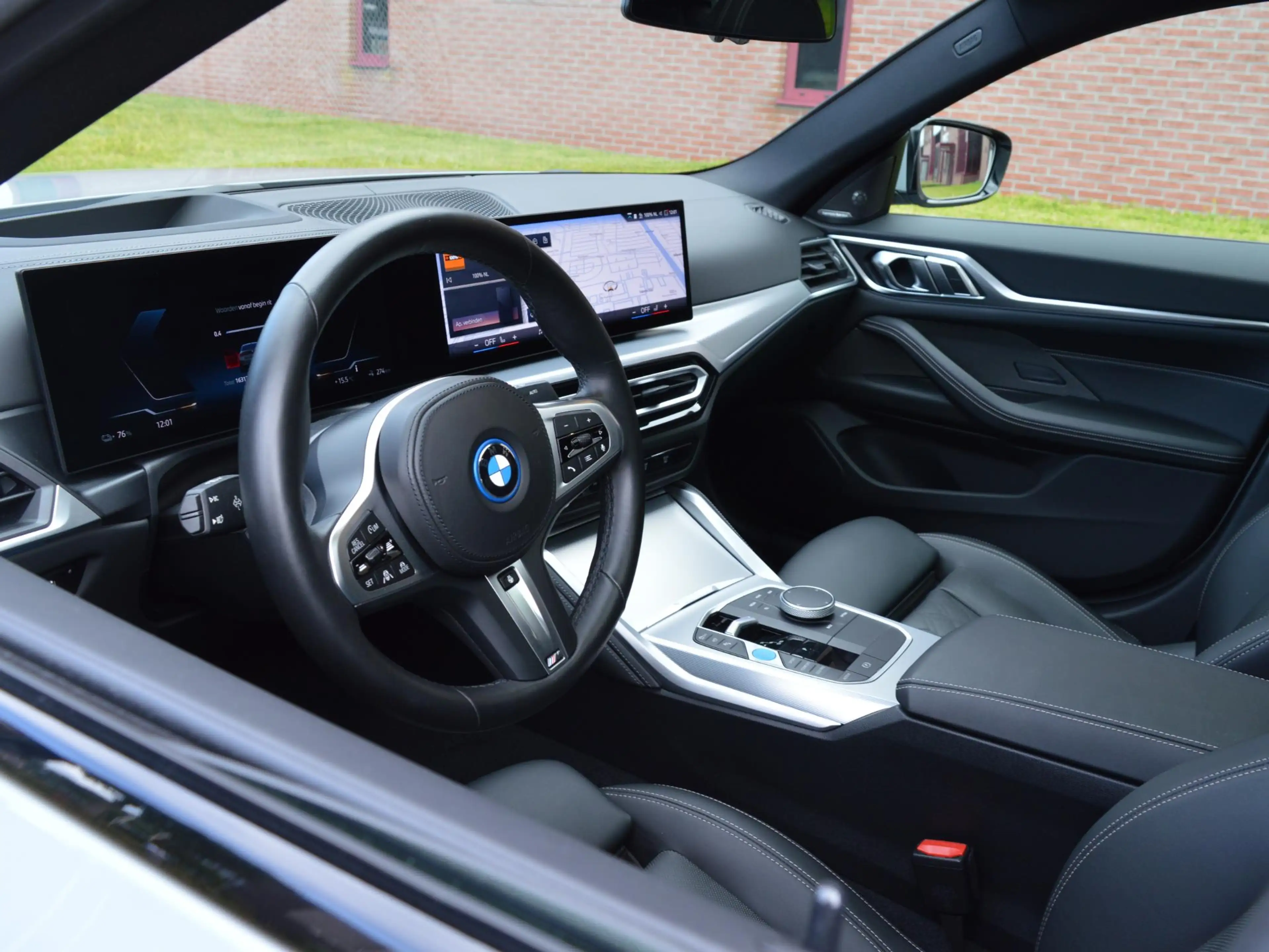 BMW i4 eDrive40 High Executive M Sport CoPilot — photo 10