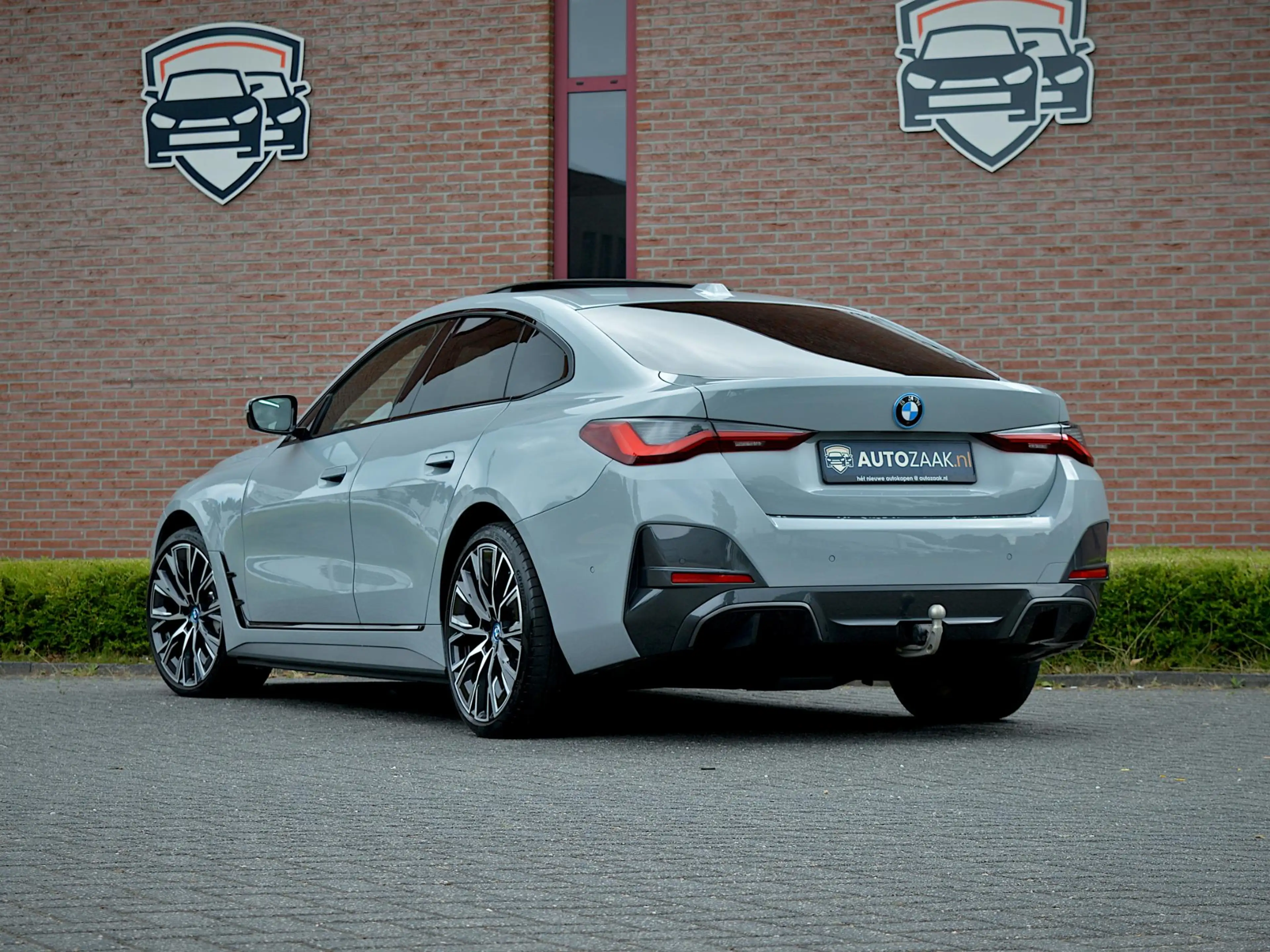 BMW i4 eDrive40 High Executive M Sport CoPilot — photo 4