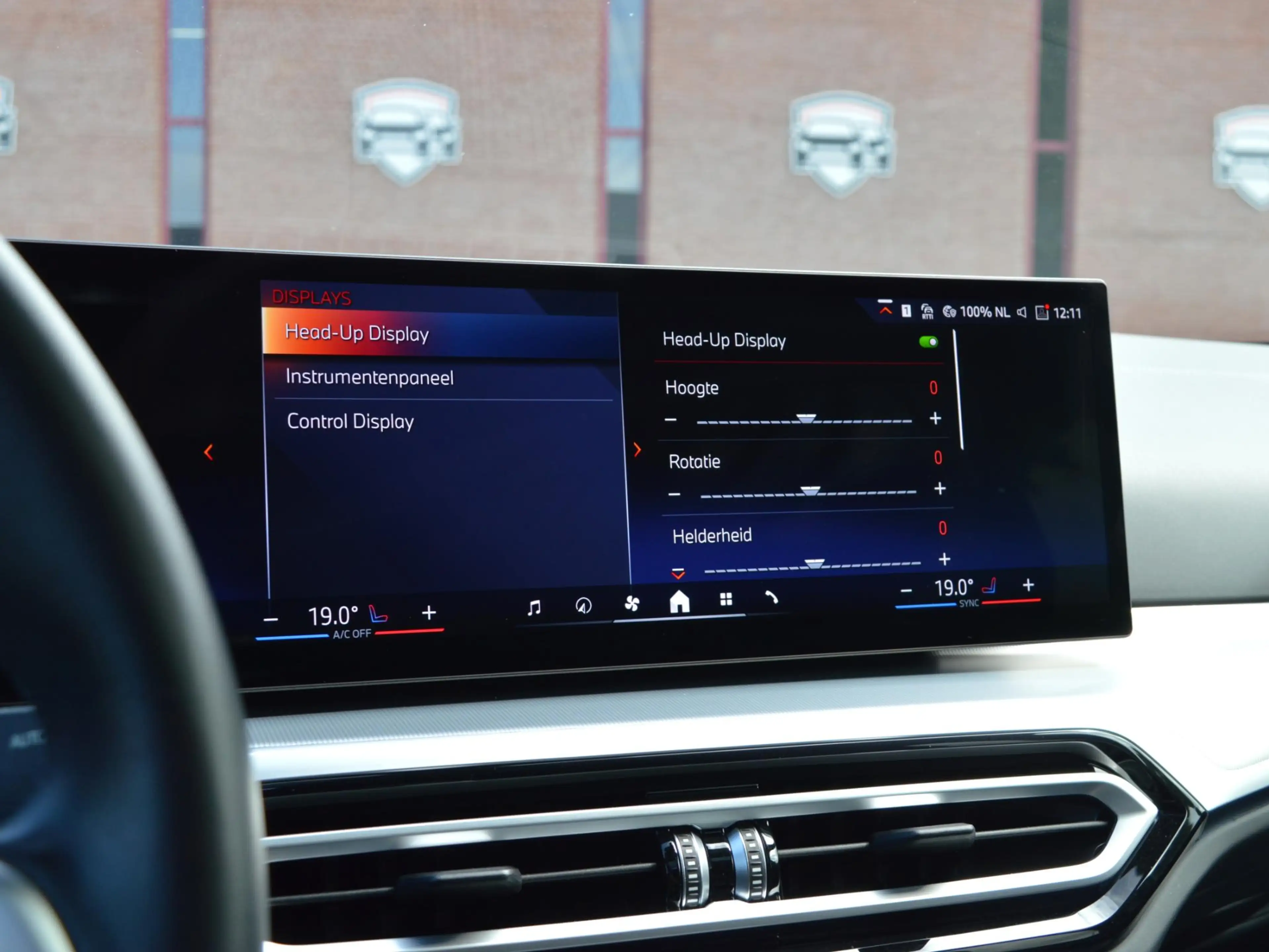 BMW i4 eDrive40 High Executive M Sport CoPilot — photo 11