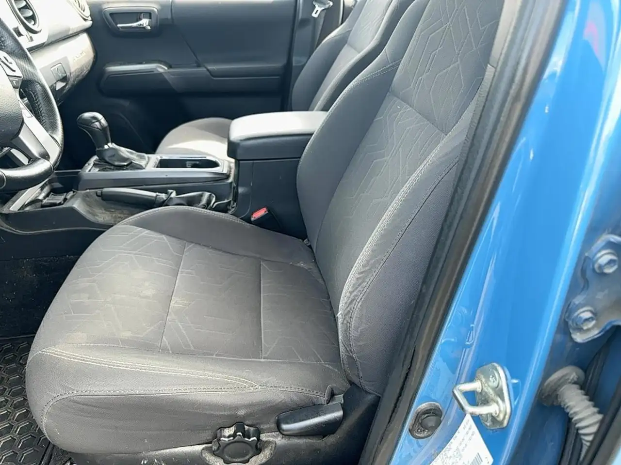 Toyota Tacoma снимка Toyota Tacoma