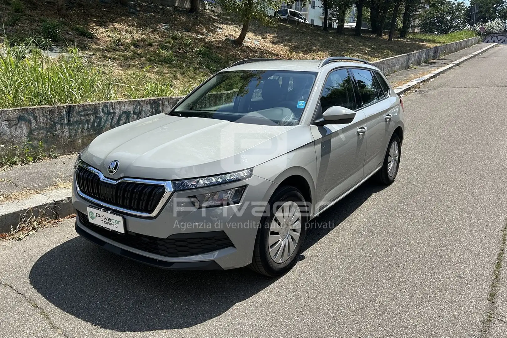 Skoda Kamiq Kamiq 1.0 TSI Ambition Plateado - 1