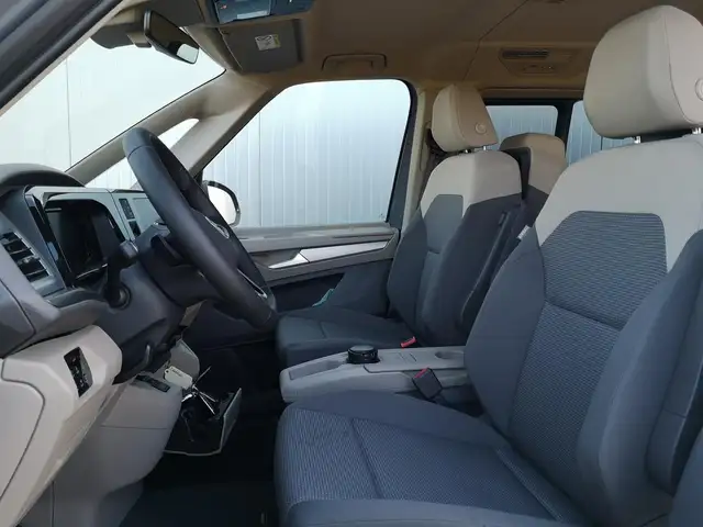 Volkswagen Multivan view 8