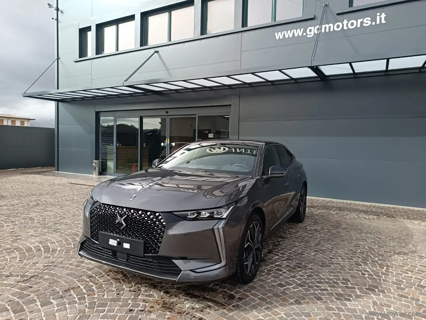 DS Automobiles DS 4 DS 4 PureTech 130 aut. Etoile Alcantara Grau - 1