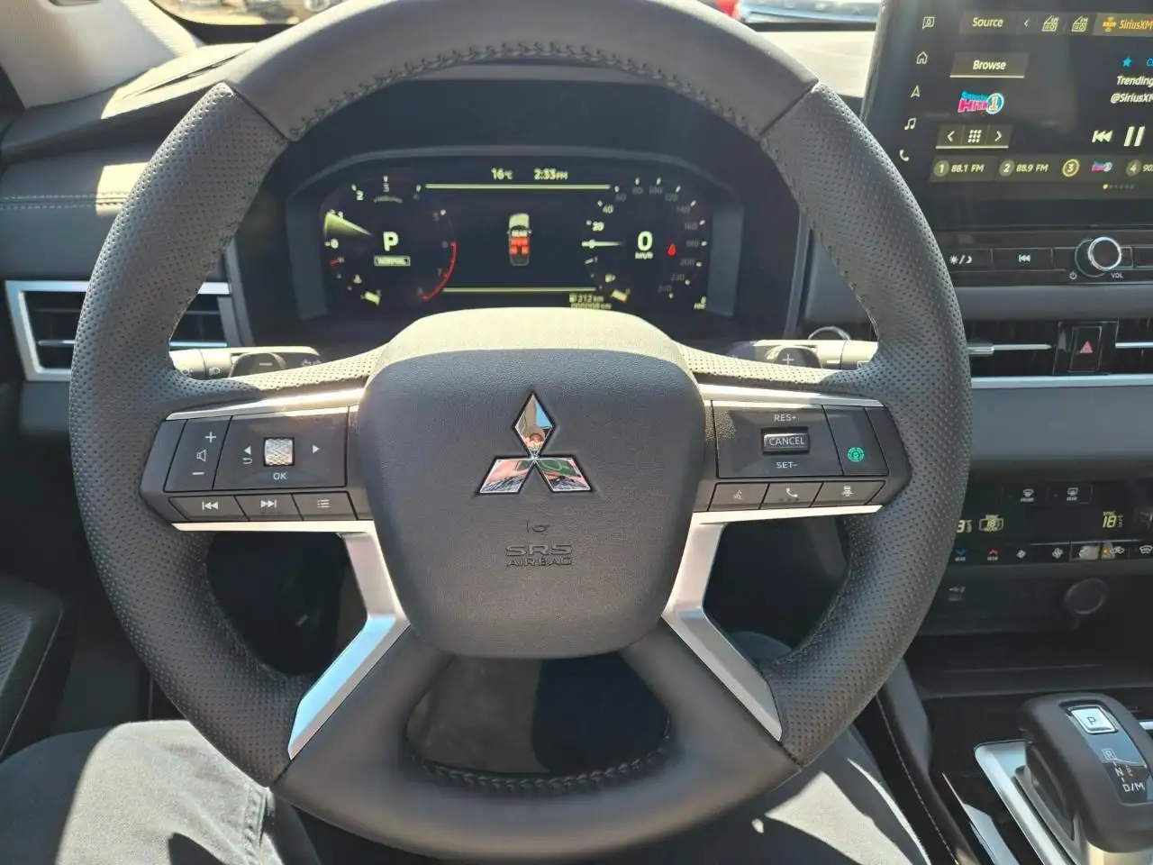Mitsubishi Outlander снимка Mitsubishi Outlander