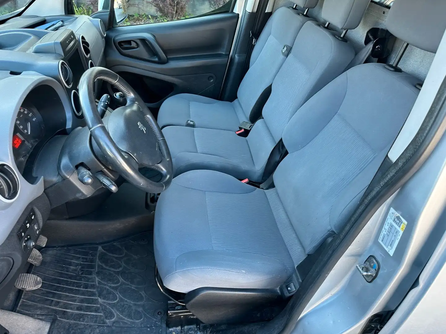 Peugeot Partner Partner Tepee 1.6 hdi Zenith 110cv fap siva - 2