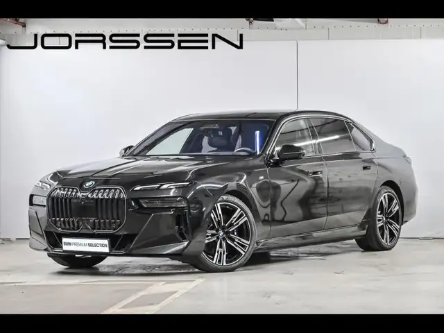 BMW i7