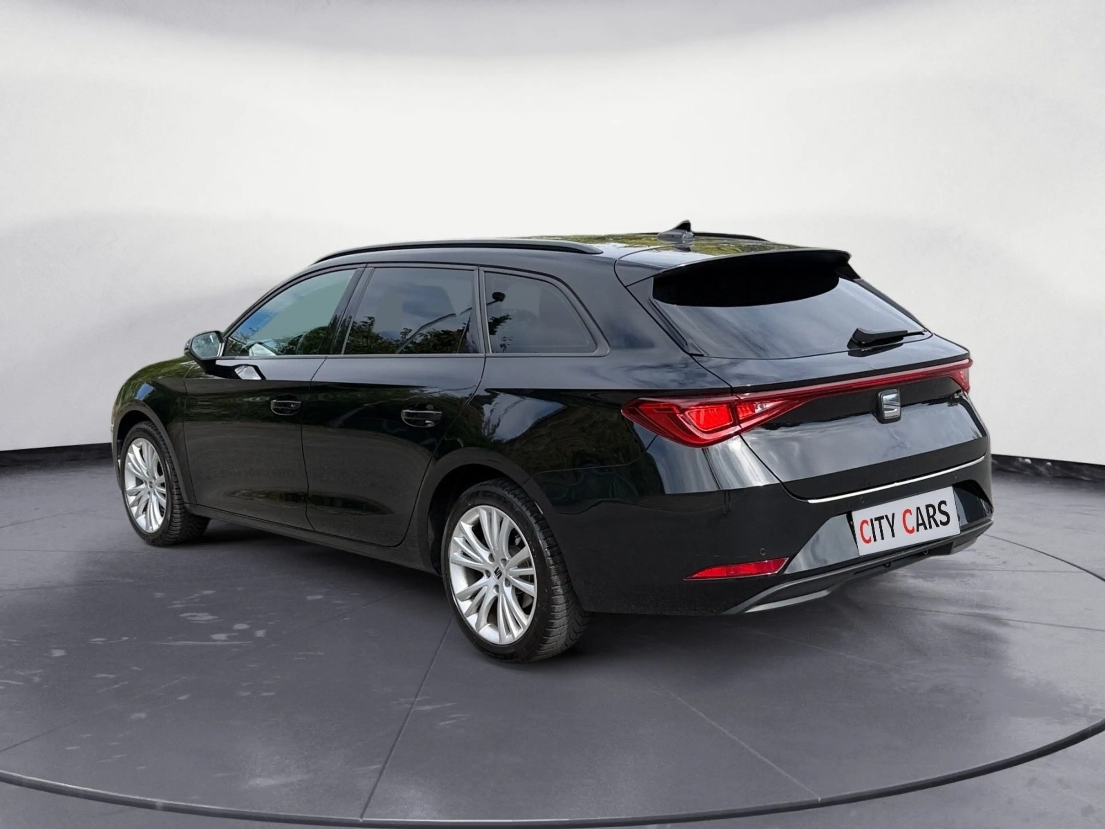 SEAT Leon Sportstourer Style Navi LED ACC — photo 4