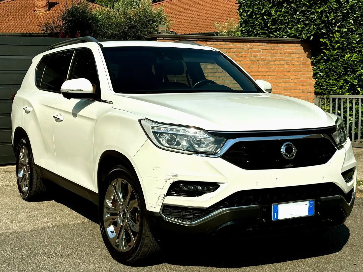 SsangYong Rexton 2.2D aut-7POSTI-Navi,Pelle,Led,Sed. risc+vent-FULL Bianco - 2