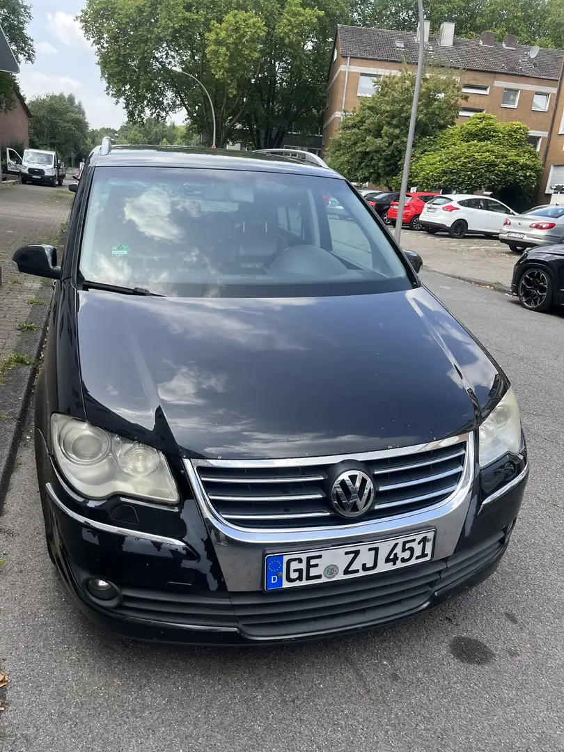 Volkswagen Touran 2,0 l TDI, 7 Sitzer Motorschaden - 1
