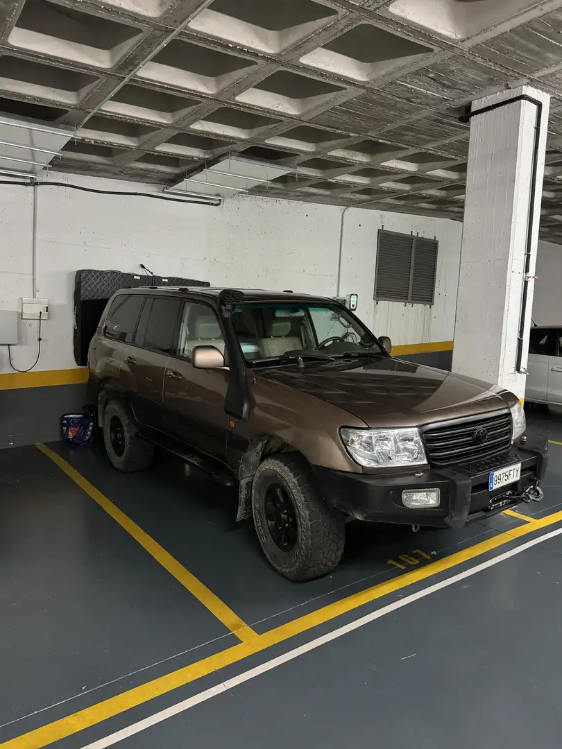 Toyota Land Cruiser HDJ 100 Station Wagon - 1