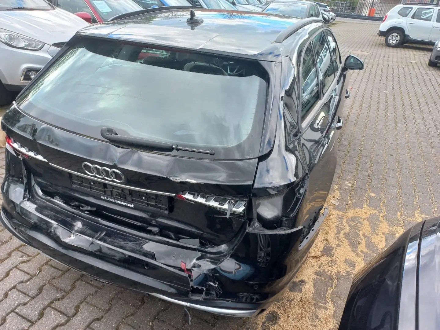 Audi A4 Avant 30 TDI advanced Noir - 2