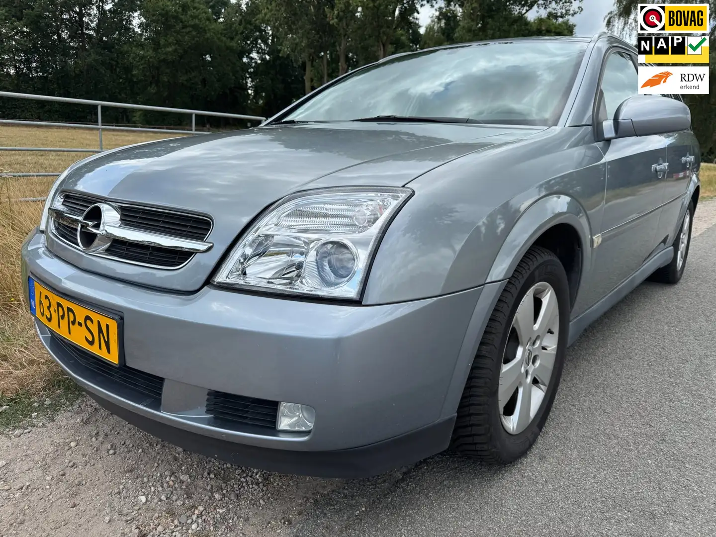 Opel Vectra Wagon 1.8-16V Elegance 1ste eigenaar, dealer onder Grau - 1