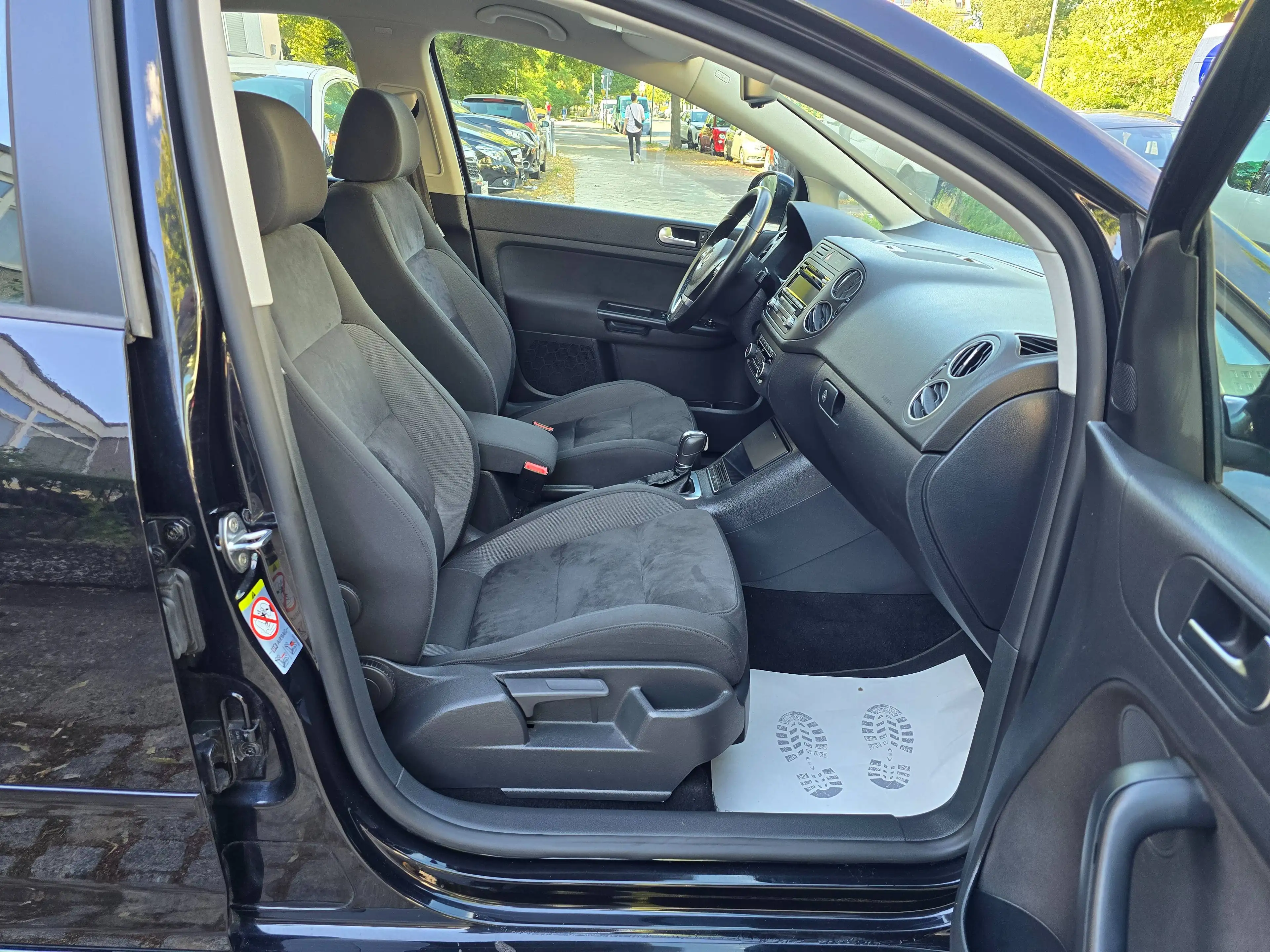 Volkswagen Golf Plus Highline DSG/1.Hand lückenlos Scheckheftgepflegt/Klimtr./Temp/SHZ/PDC — photo 8