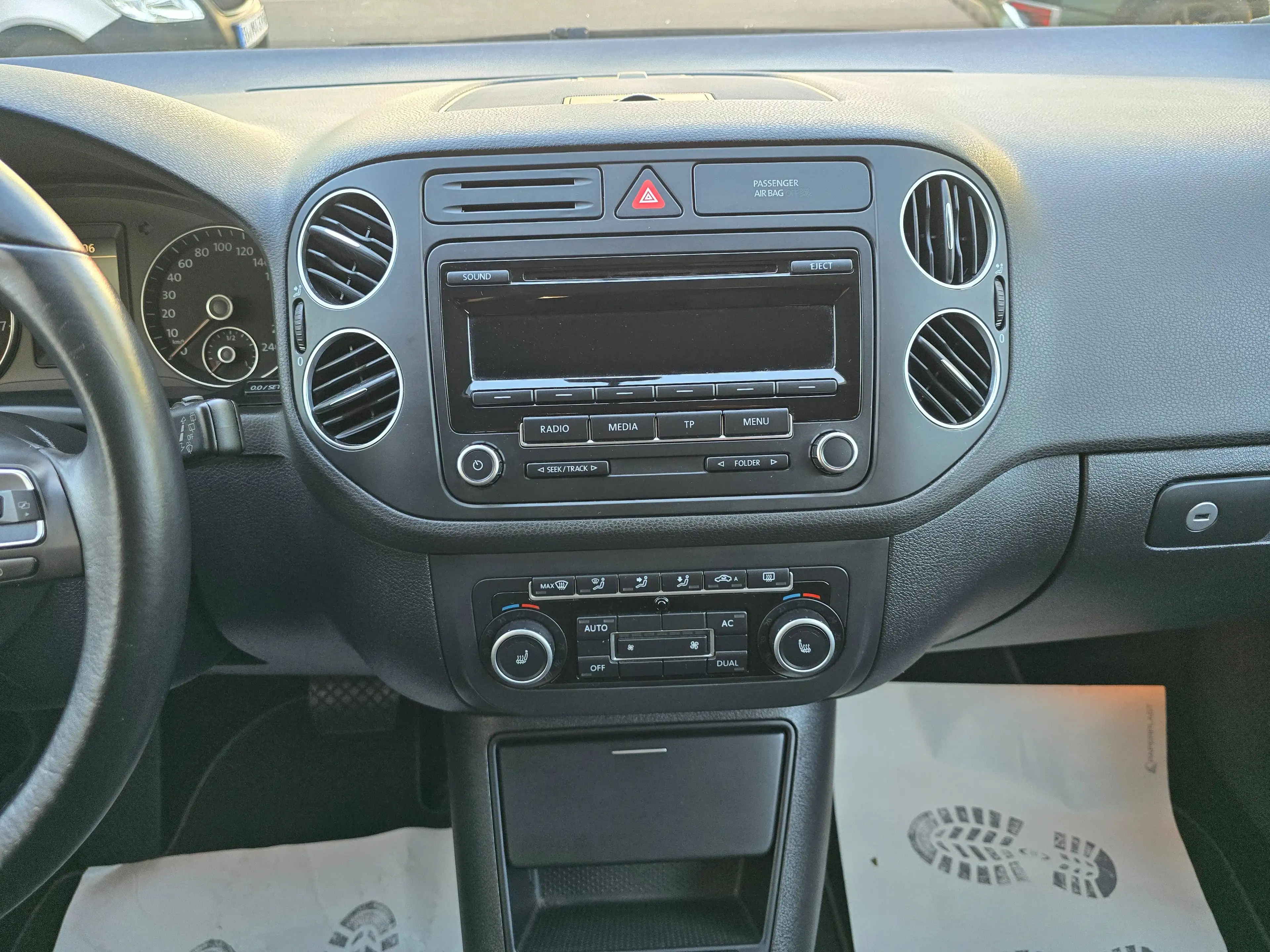 Volkswagen Golf Plus Highline DSG/1.Hand lückenlos Scheckheftgepflegt/Klimtr./Temp/SHZ/PDC — photo 12