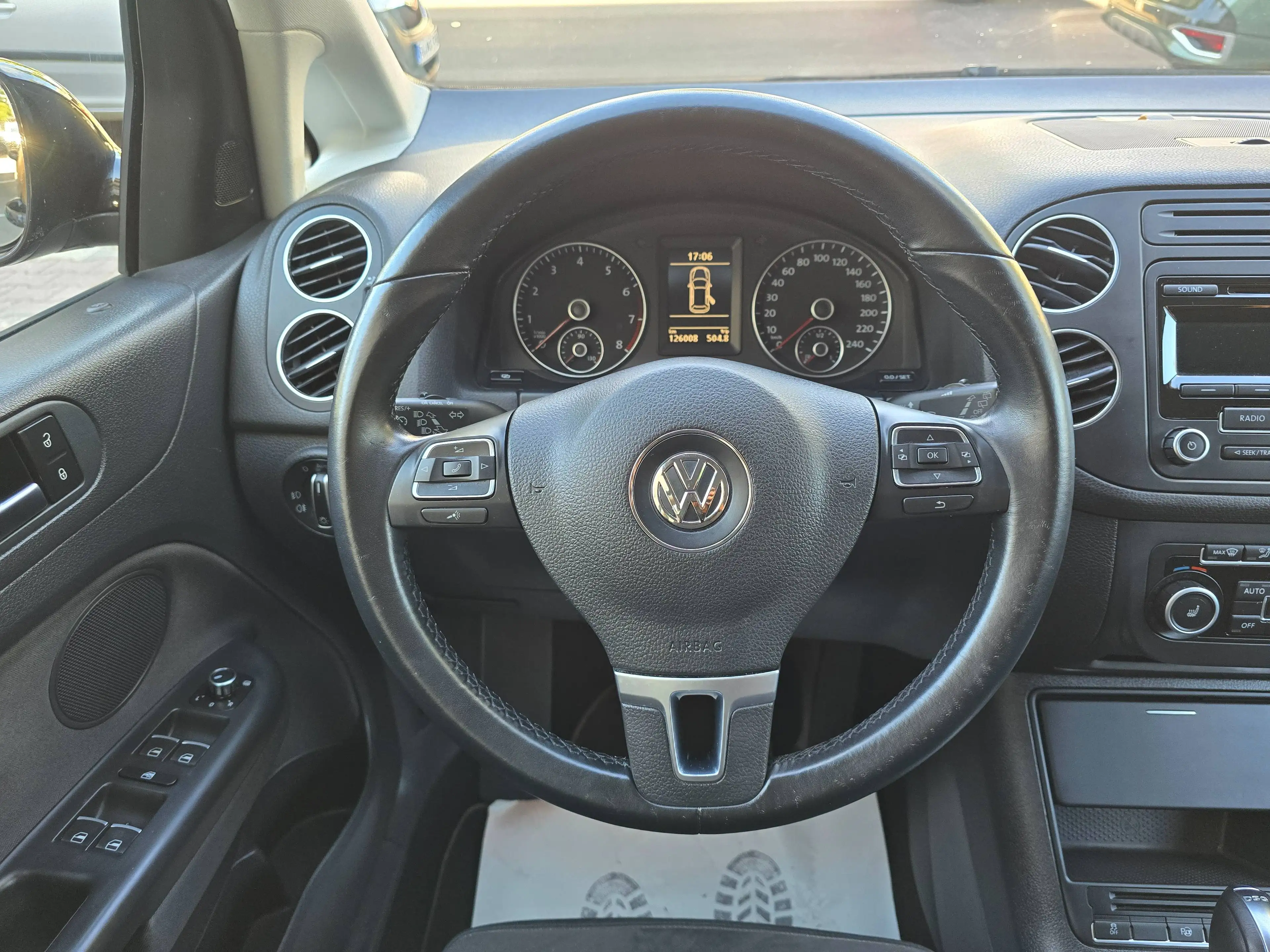 Volkswagen Golf Plus Highline DSG/1.Hand lückenlos Scheckheftgepflegt/Klimtr./Temp/SHZ/PDC — photo 11