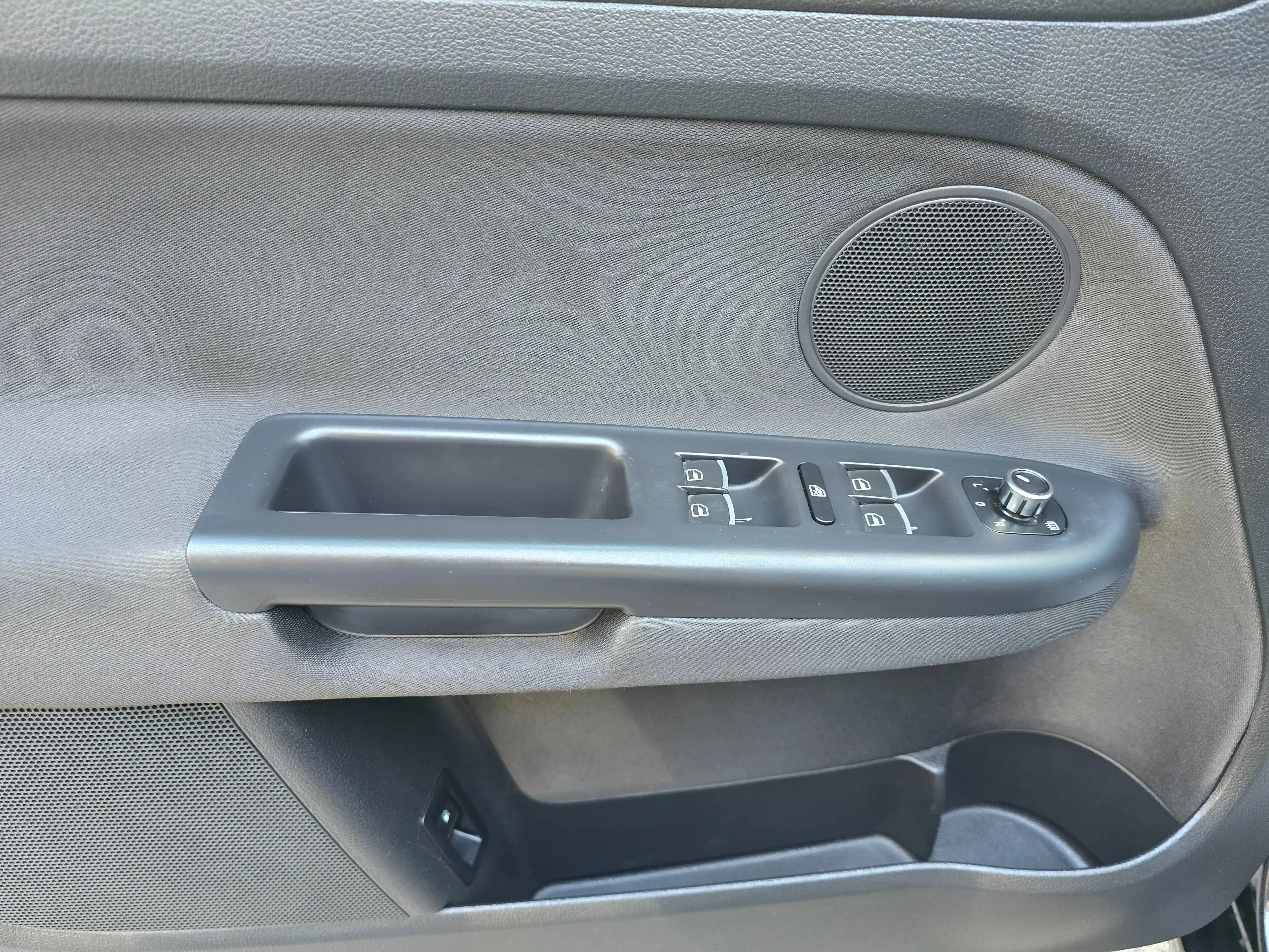 Volkswagen Golf Plus Highline DSG/1.Hand lückenlos Scheckheftgepflegt/Klimtr./Temp/SHZ/PDC — photo 14