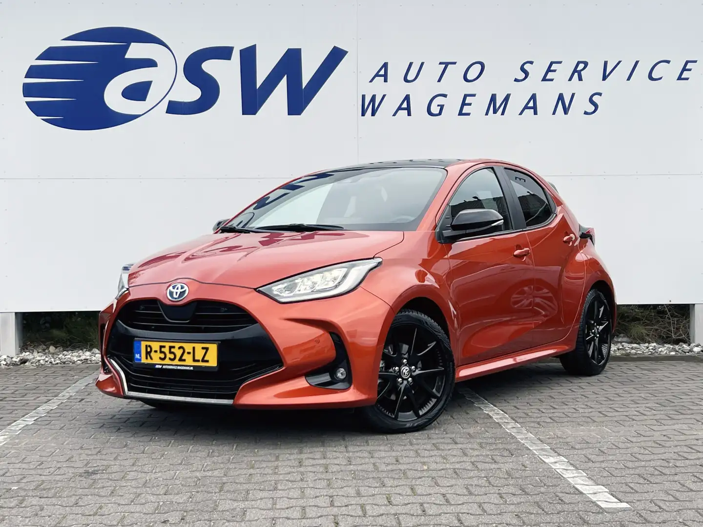 Toyota Yaris 1.5 Hybrid Executive | Pano | JBL Audio | HUD | Ca Orange - 1