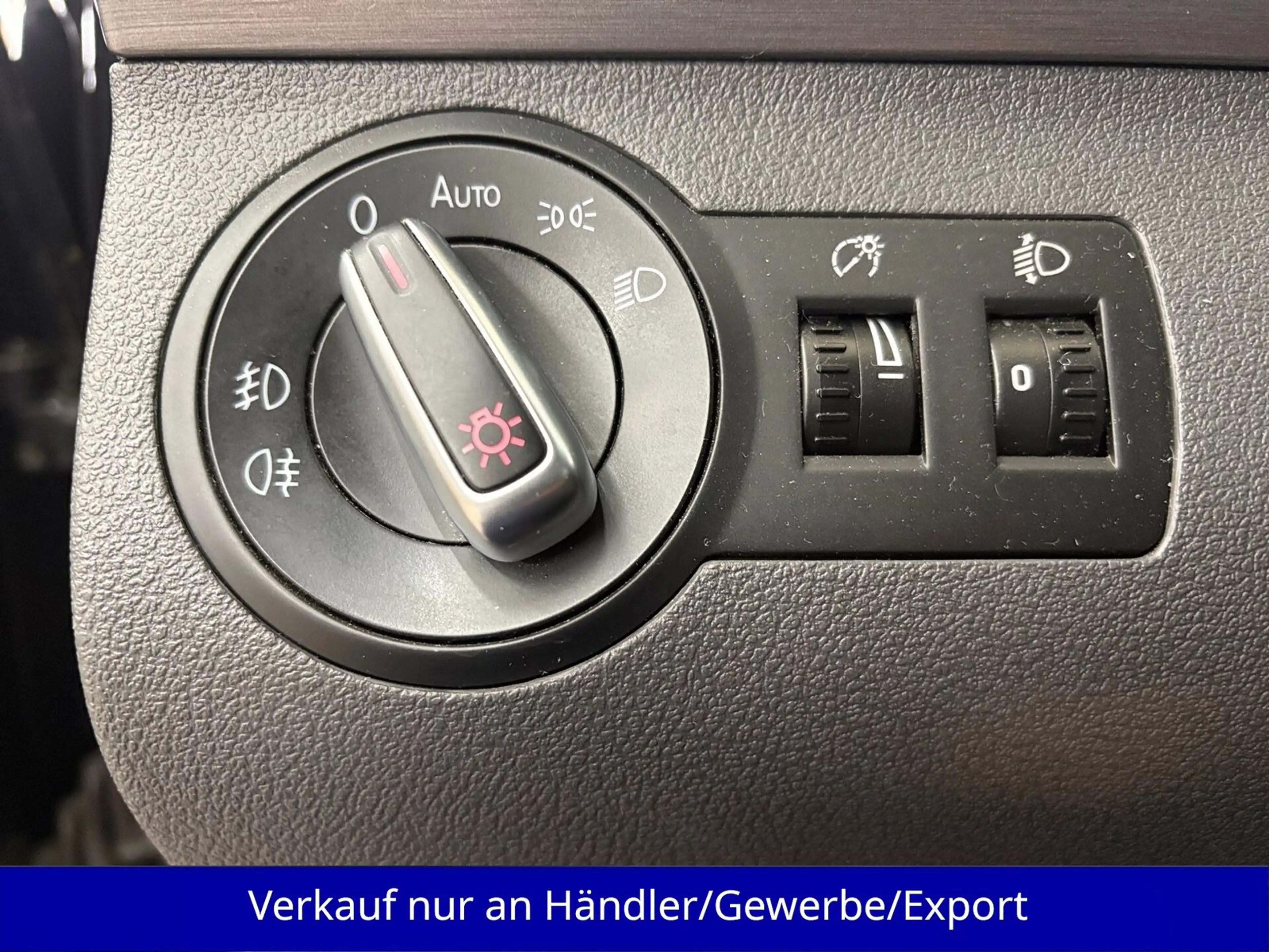Volkswagen Touran 1.4 TSI Automatik AAC Navi SHZ PDC — photo 15