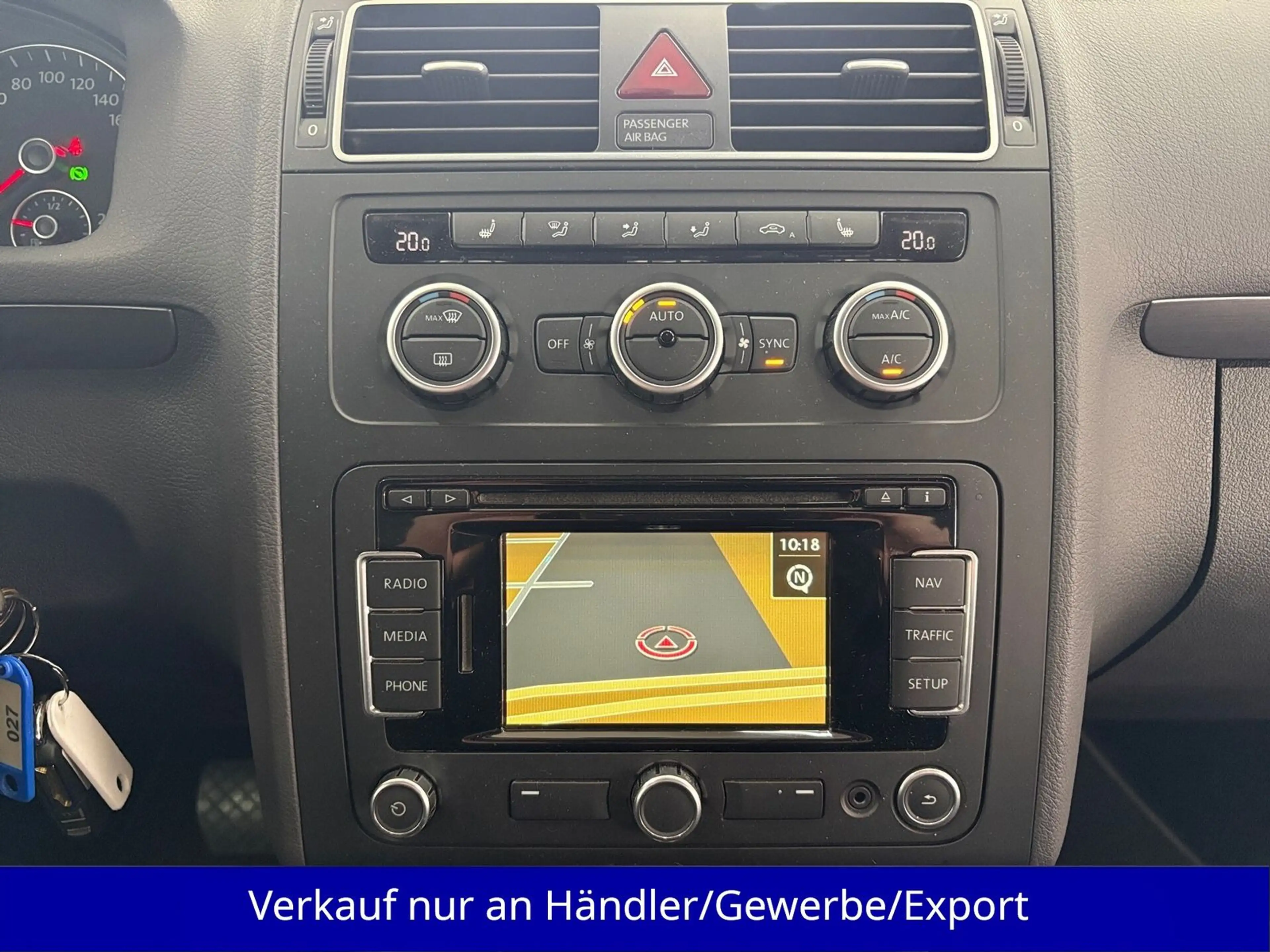 Volkswagen Touran 1.4 TSI Automatik AAC Navi SHZ PDC — photo 13