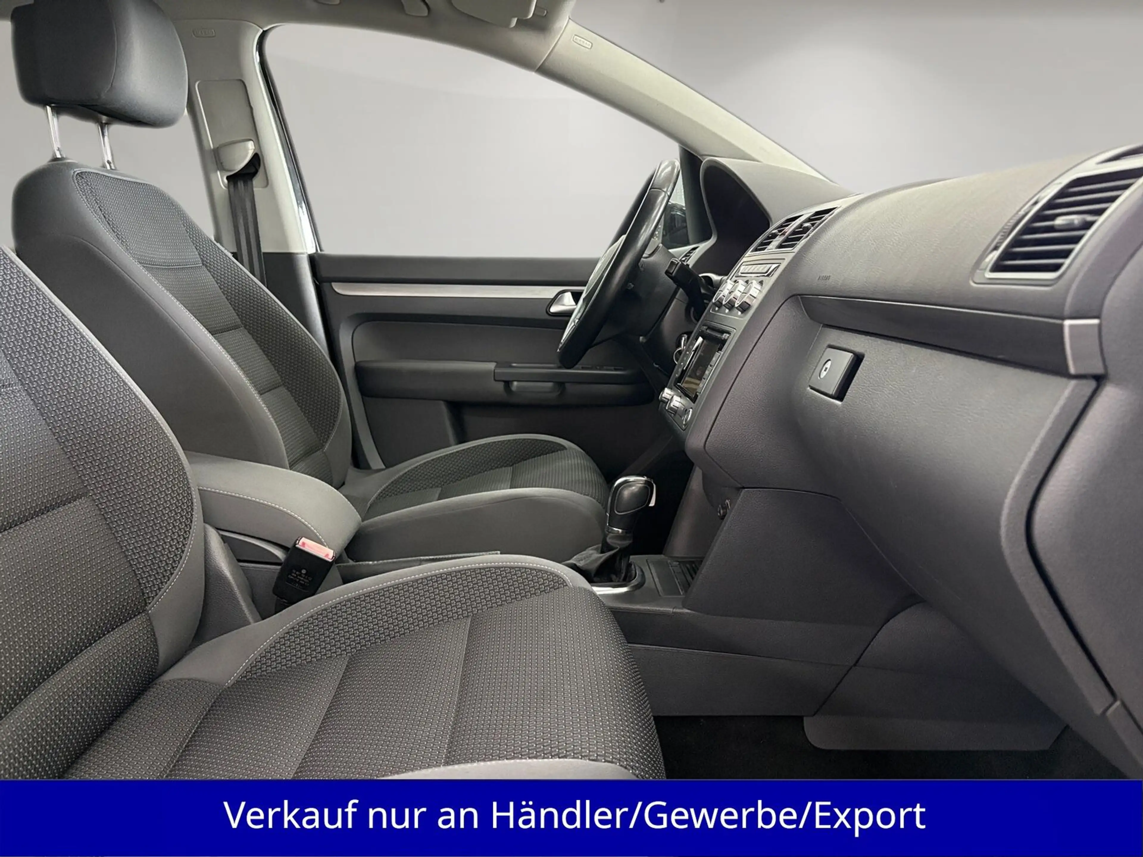Volkswagen Touran 1.4 TSI Automatik AAC Navi SHZ PDC — photo 14