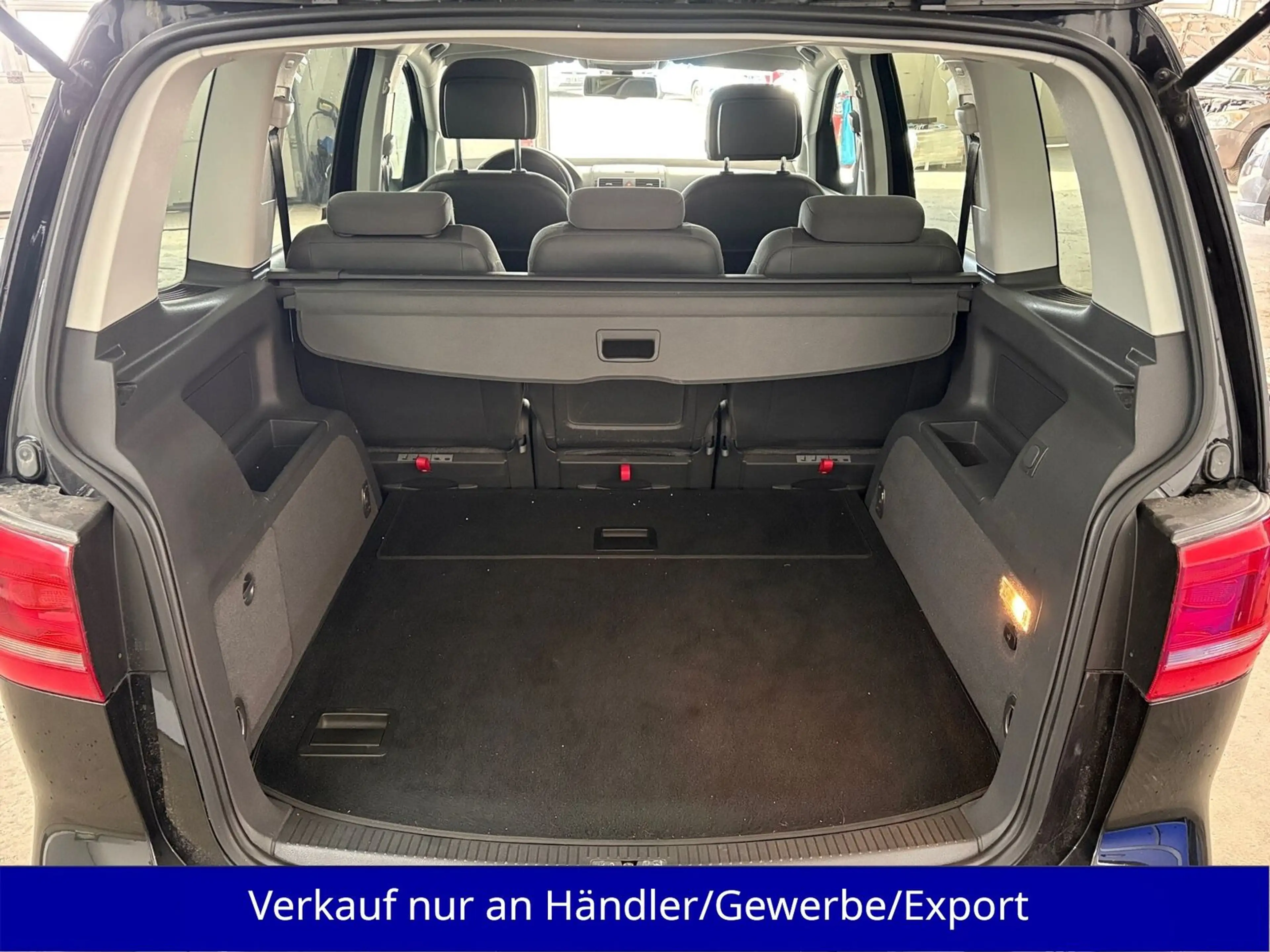 Volkswagen Touran 1.4 TSI Automatik AAC Navi SHZ PDC — photo 8