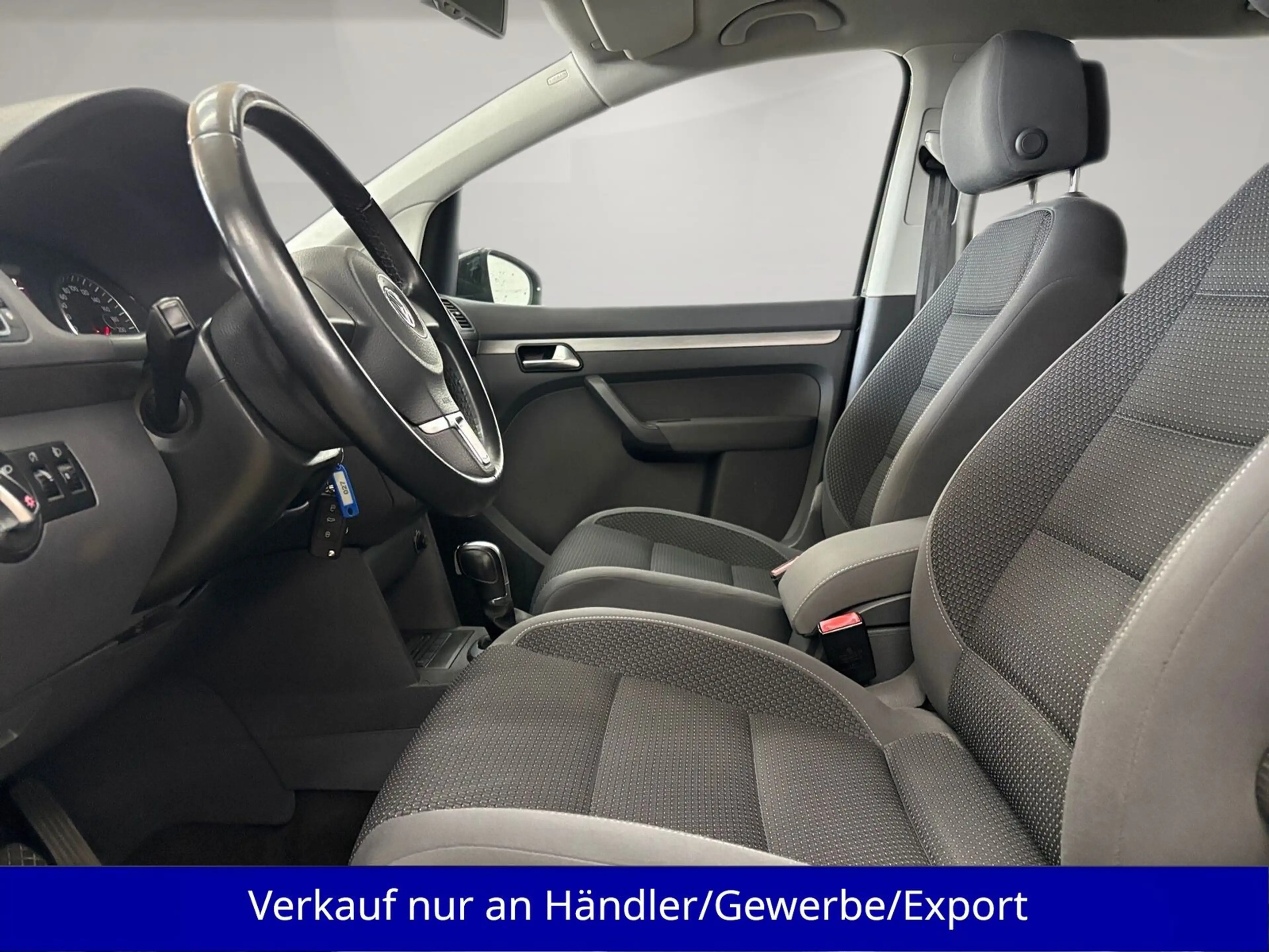 Volkswagen Touran 1.4 TSI Automatik AAC Navi SHZ PDC — photo 9
