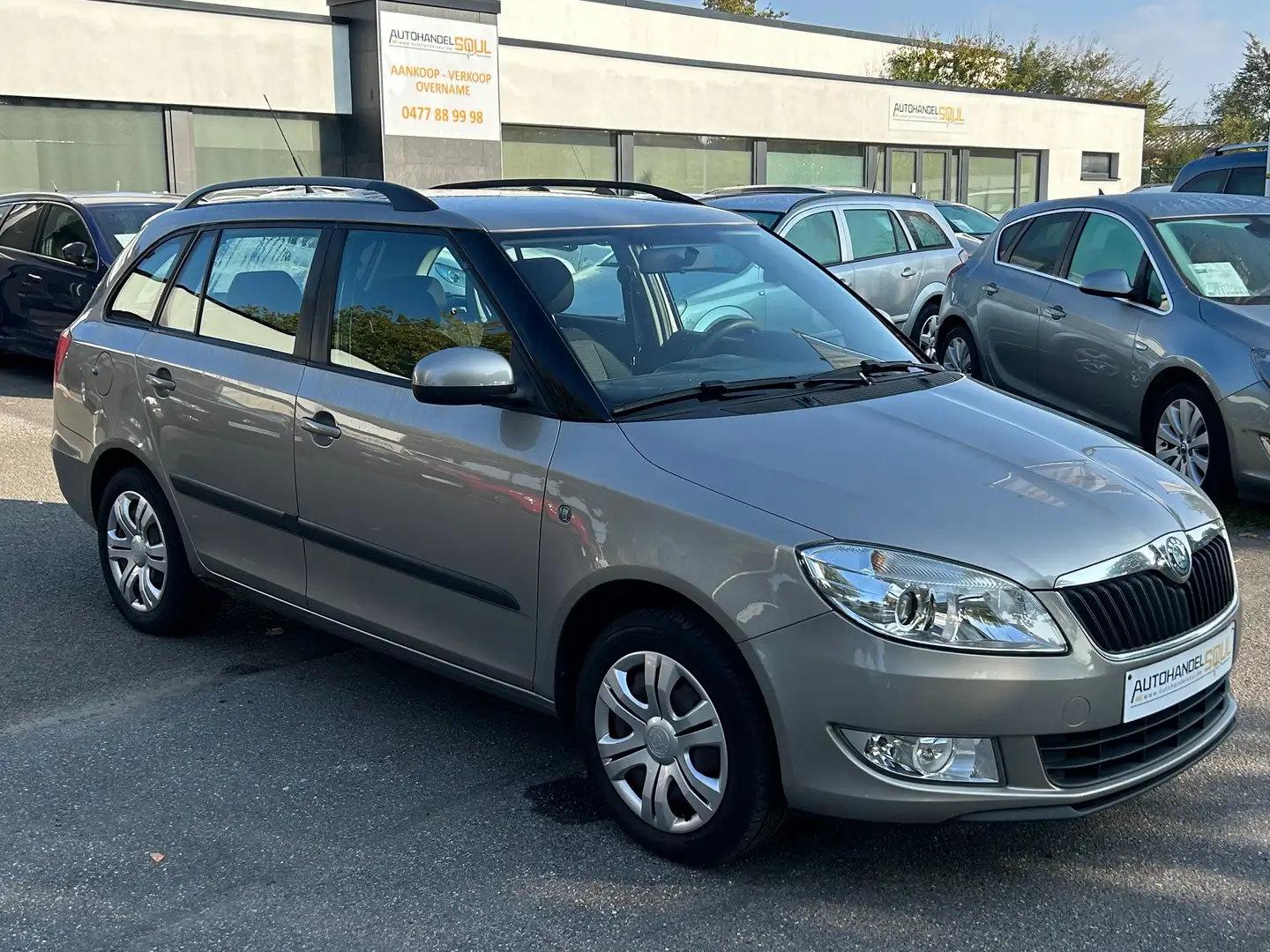 Skoda Fabia 1.2i, 2010, 151.210km, Airco, PDC, 12m Garantie Beige - 2