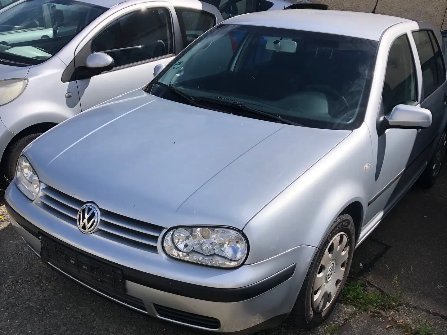 Volkswagen Golf Golf 1.4 Edition., mit TÜV neu Silber - 1