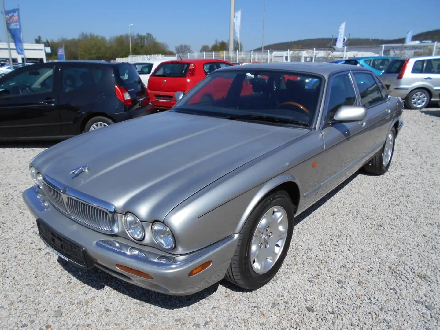 Jaguar XJ 4.0 Sovereign,Klimaaut.,Temp.,Tüv Neu! Plateado - 1