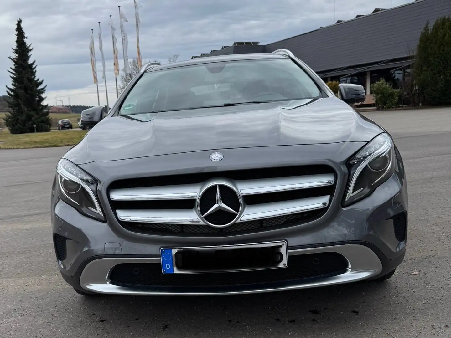 Mercedes-Benz GLA 200 URBAN /Autom./Stdhz./AHK/Panorama/Parkpilot/8-fach Grau - 2