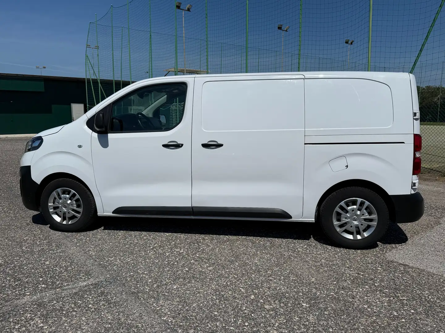 Opel Vivaro 1.5 TD L1 H1 DOPPIA PORTA LATERALE 120 cv Bianco - 2