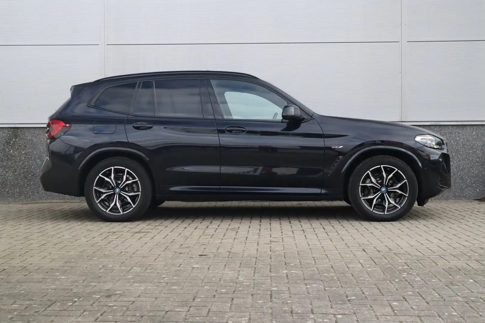 BMW X3 xDrive30e High Executive Pano / 360 cam / Elec sto Zwart - 2