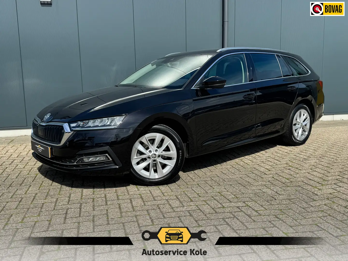 Skoda Octavia Combi 1.4 TSI iV * Style * Stoelverw * Digitale te Schwarz - 1