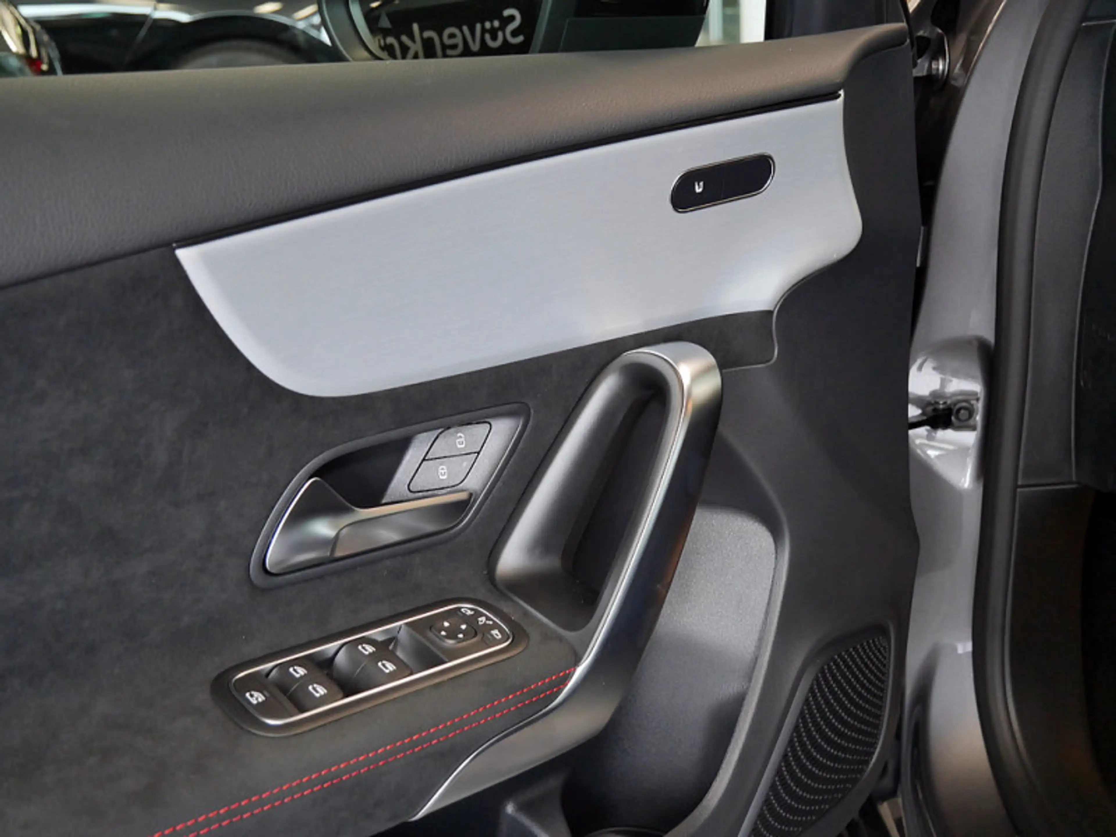 Mercedes-Benz A 200 d AMG NIGHT MULTI DISTR KAMERA SPUR PDC — photo 11