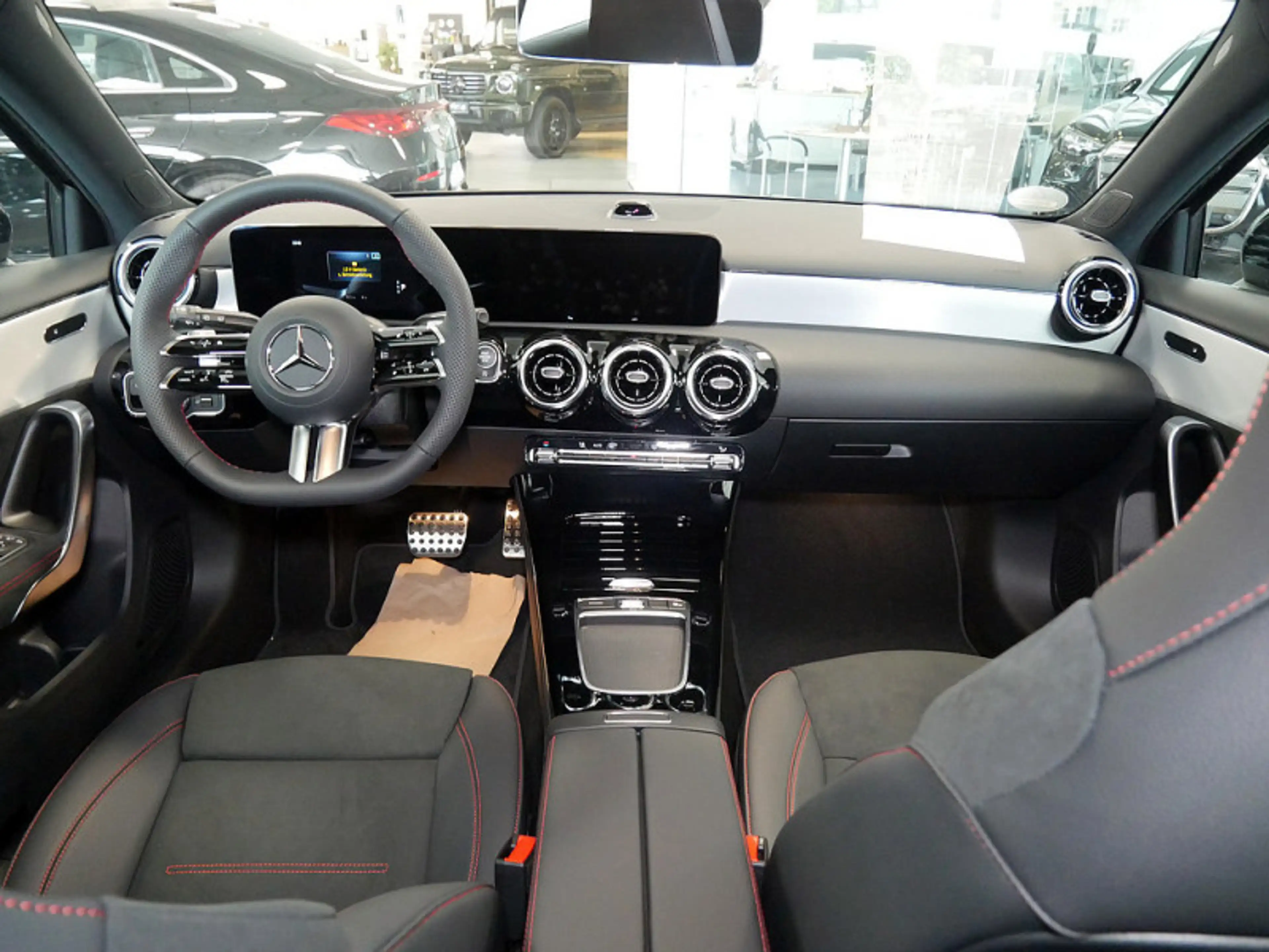 Mercedes-Benz A 200 d AMG NIGHT MULTI DISTR KAMERA SPUR PDC — photo 7