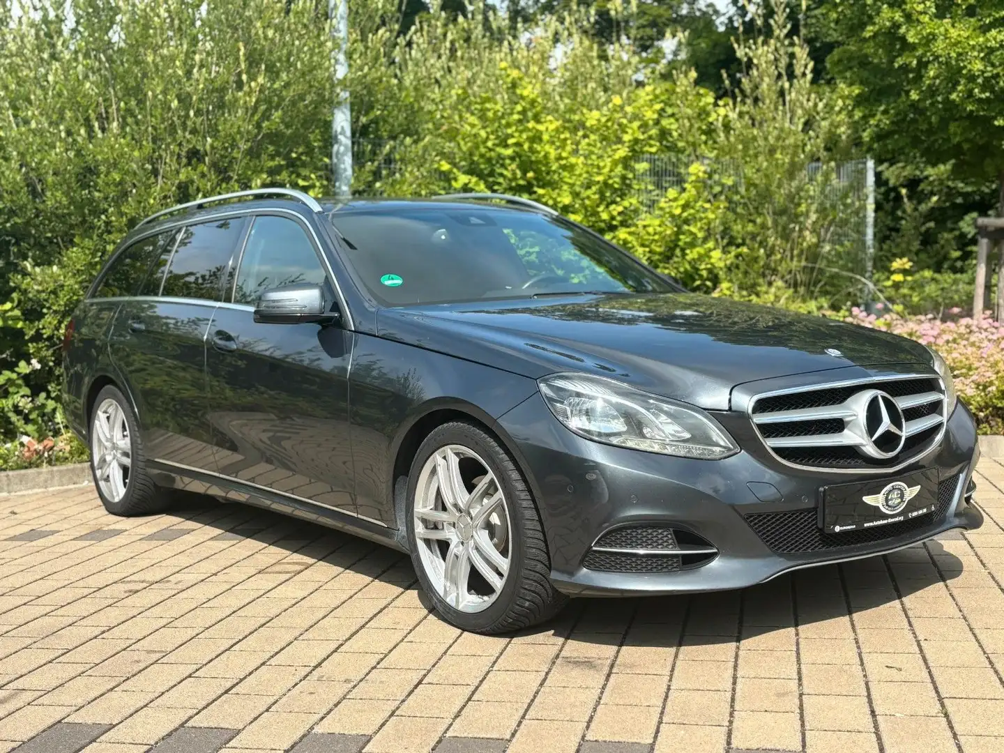 Mercedes-Benz E 200 CDI/Stzhz./Klima/Tüv/Navi/Parkpilot Grau - 1