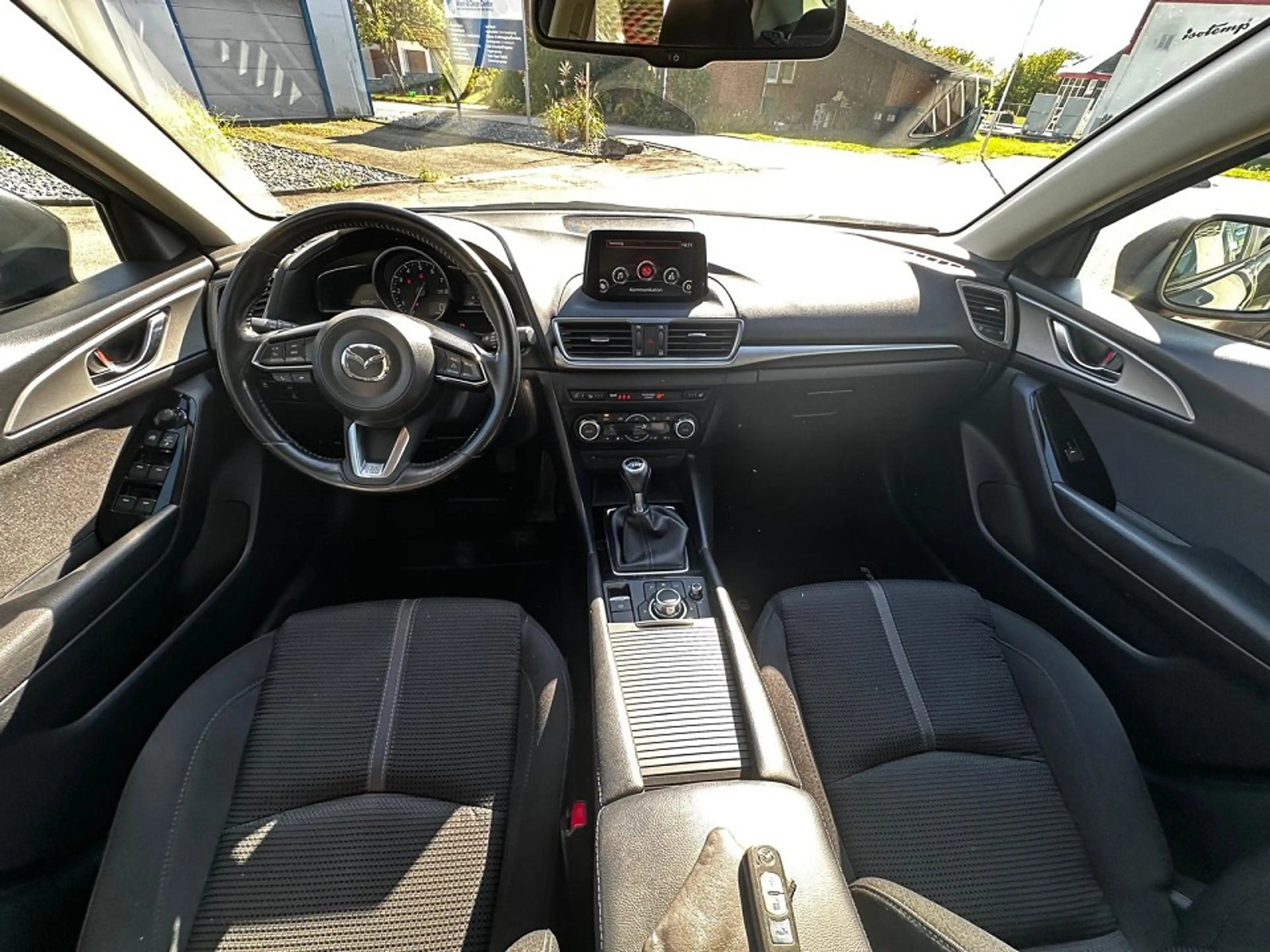 Mazda 3 SKYACTIV-G 120 — photo 8