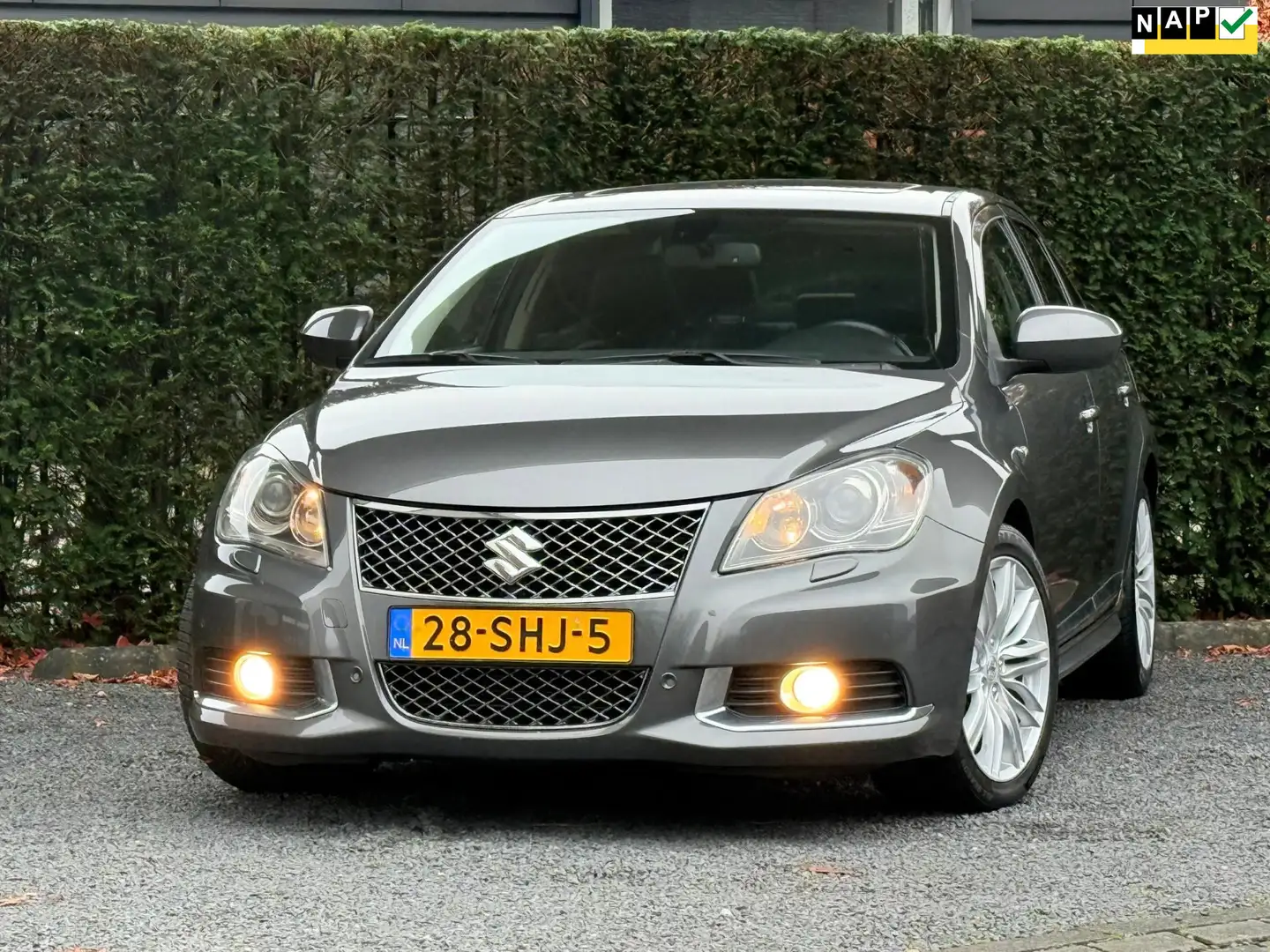 Suzuki Kizashi 2.4 Sport|AUTO.M|STOEL V.W|GARANTY - RIJKLAAR! Grau - 1