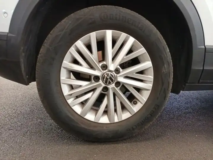 Volkswagen T-Roc 2023, foto 6