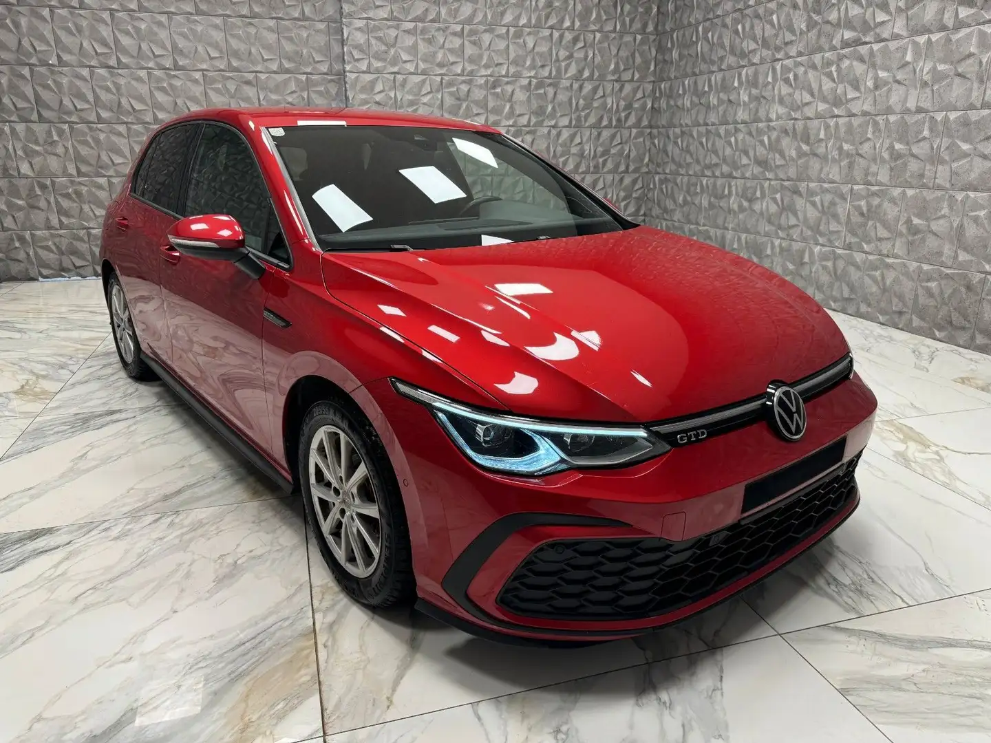 Volkswagen Golf VIII GTD Rot - 1