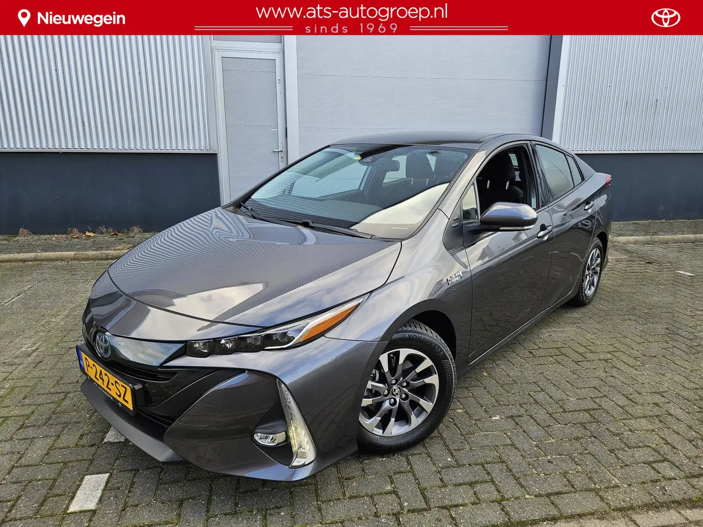 Toyota Prius 1.8 Plug-in Dynamic | 49.000km | Full Map Navigati Gris - 1