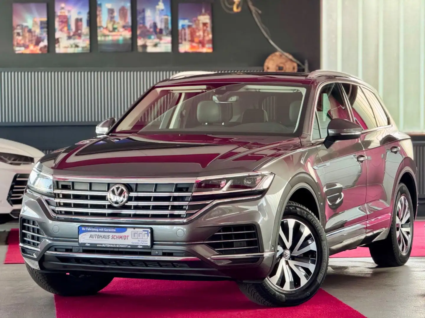 Volkswagen Touareg TDI 4M Elegance Pano ACC Kamera AHK LED Grijs - 1
