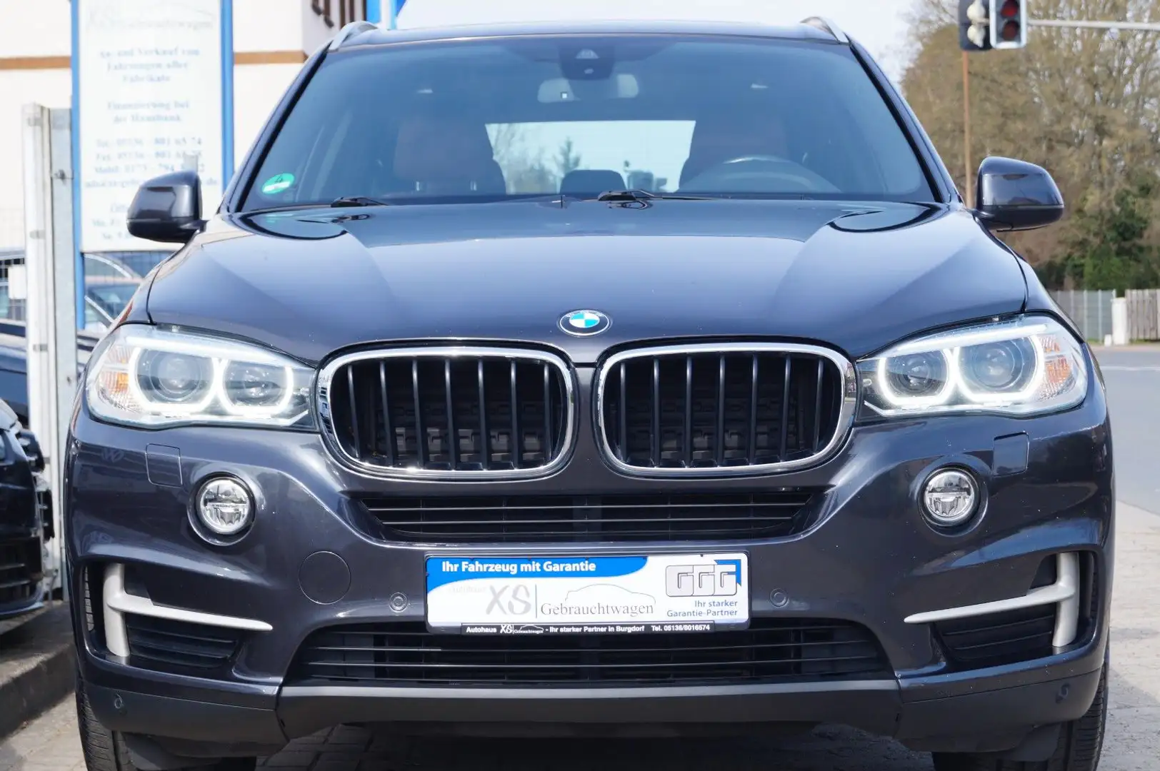 BMW X5 xDrive30d Automatik aus 2.Hand! +Panorama+ Grau - 2